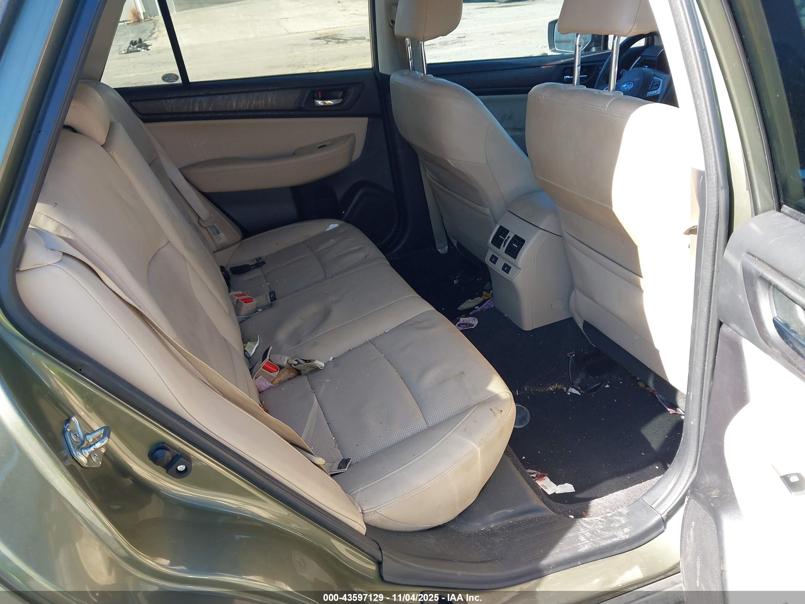 SUBARU OUTBACK image 8