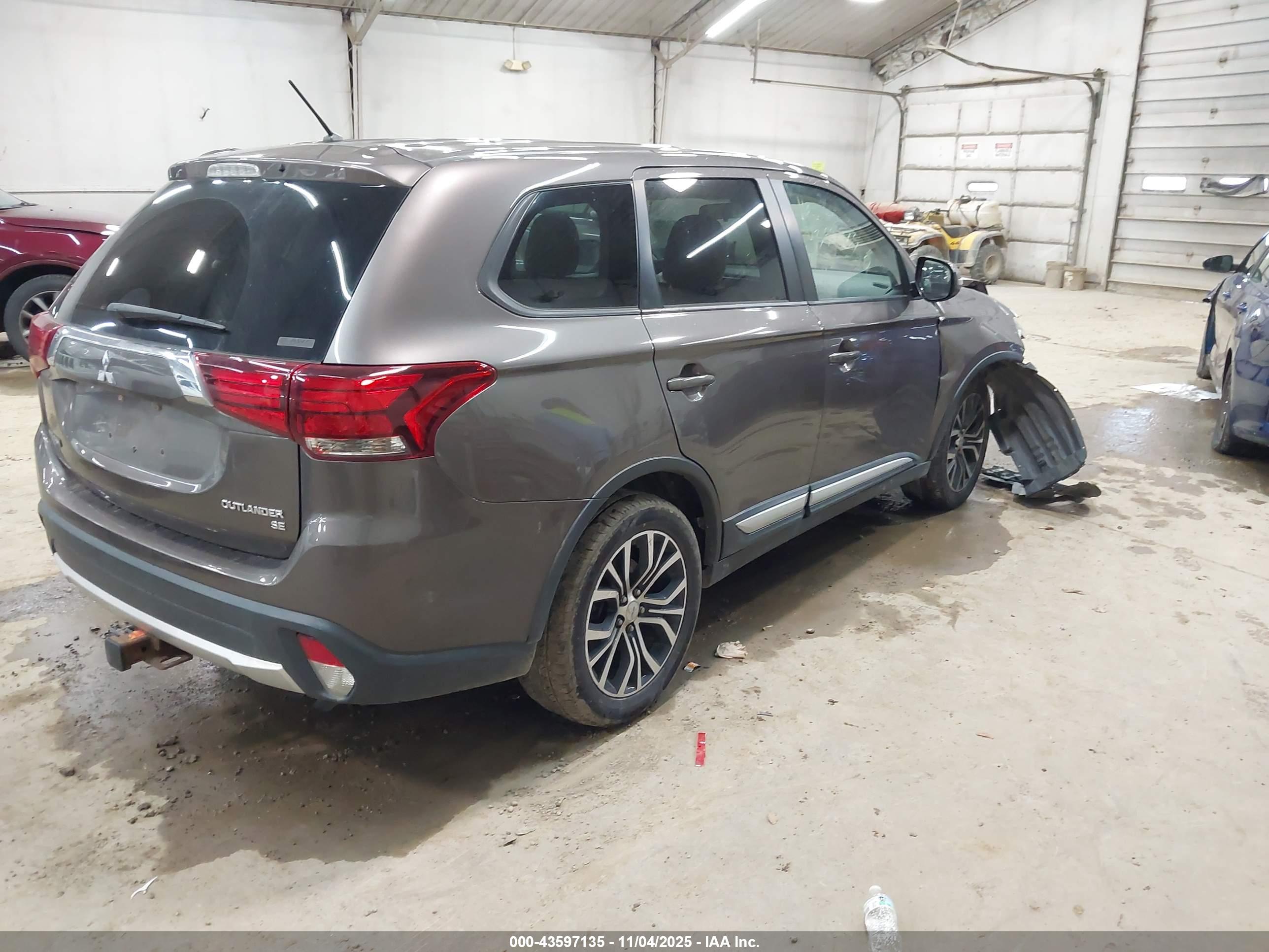 MITSUBISHI OUTLANDER image 4