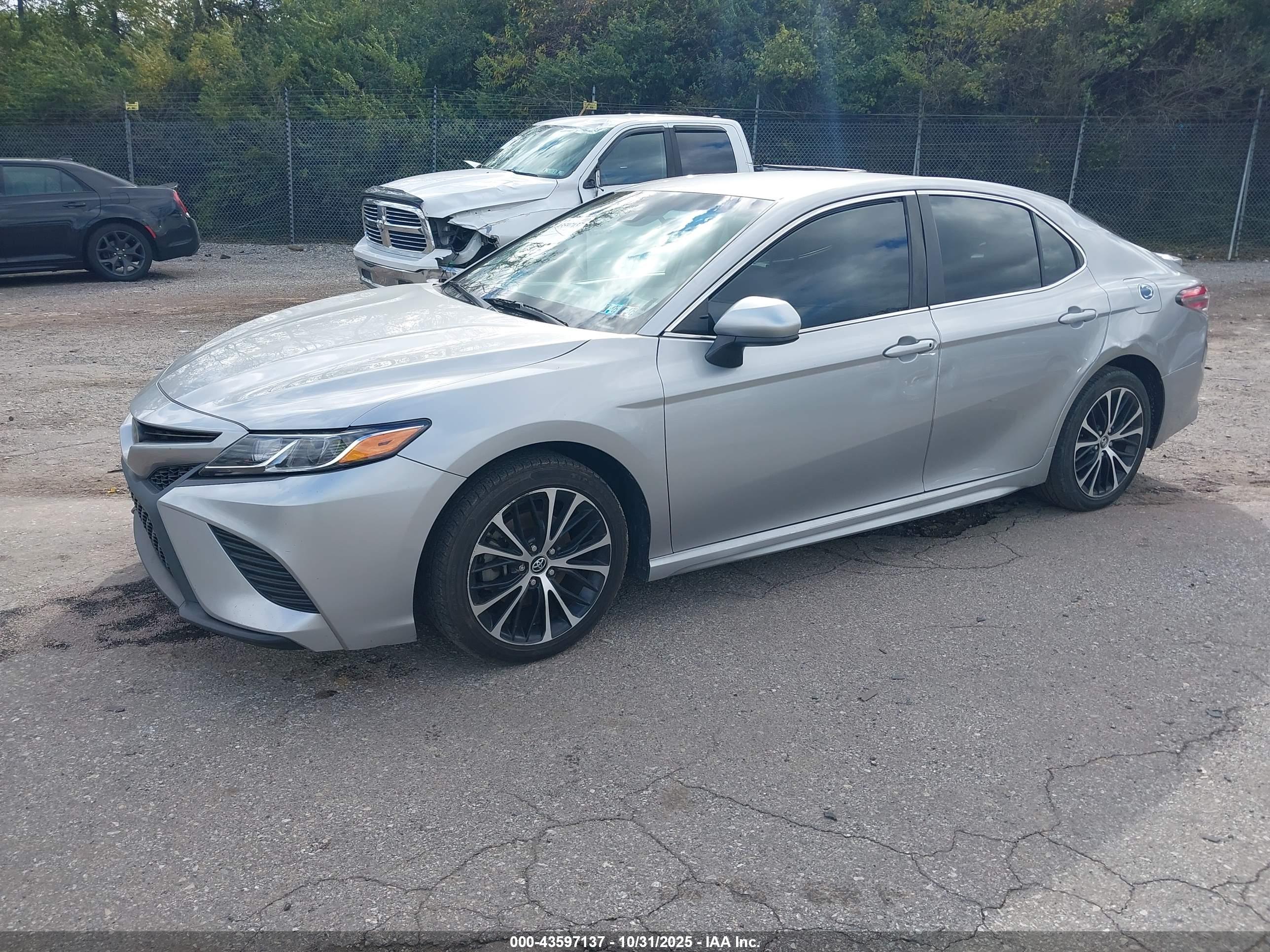 TOYOTA CAMRY image 2