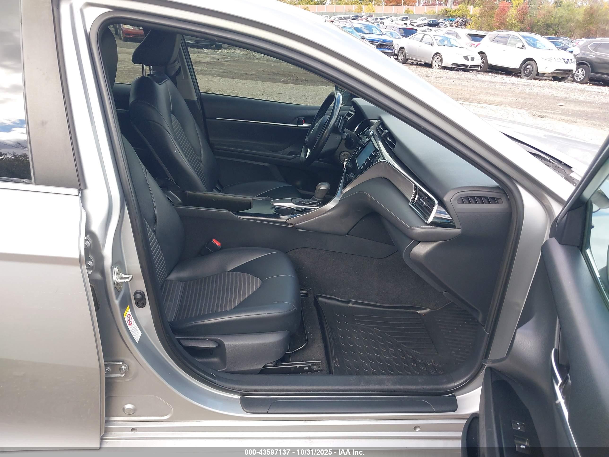 TOYOTA CAMRY image 5