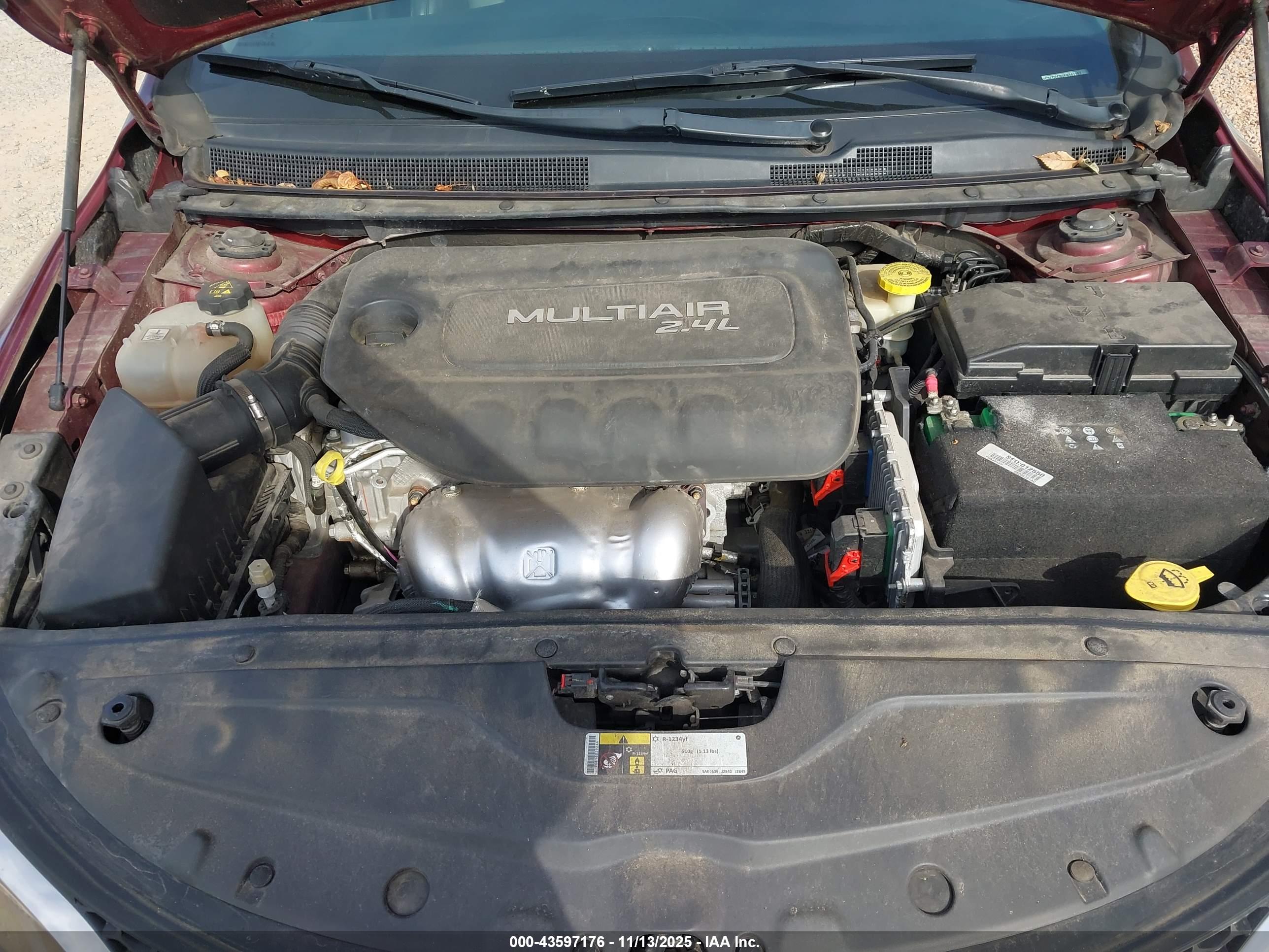 CHRYSLER 200 image 10