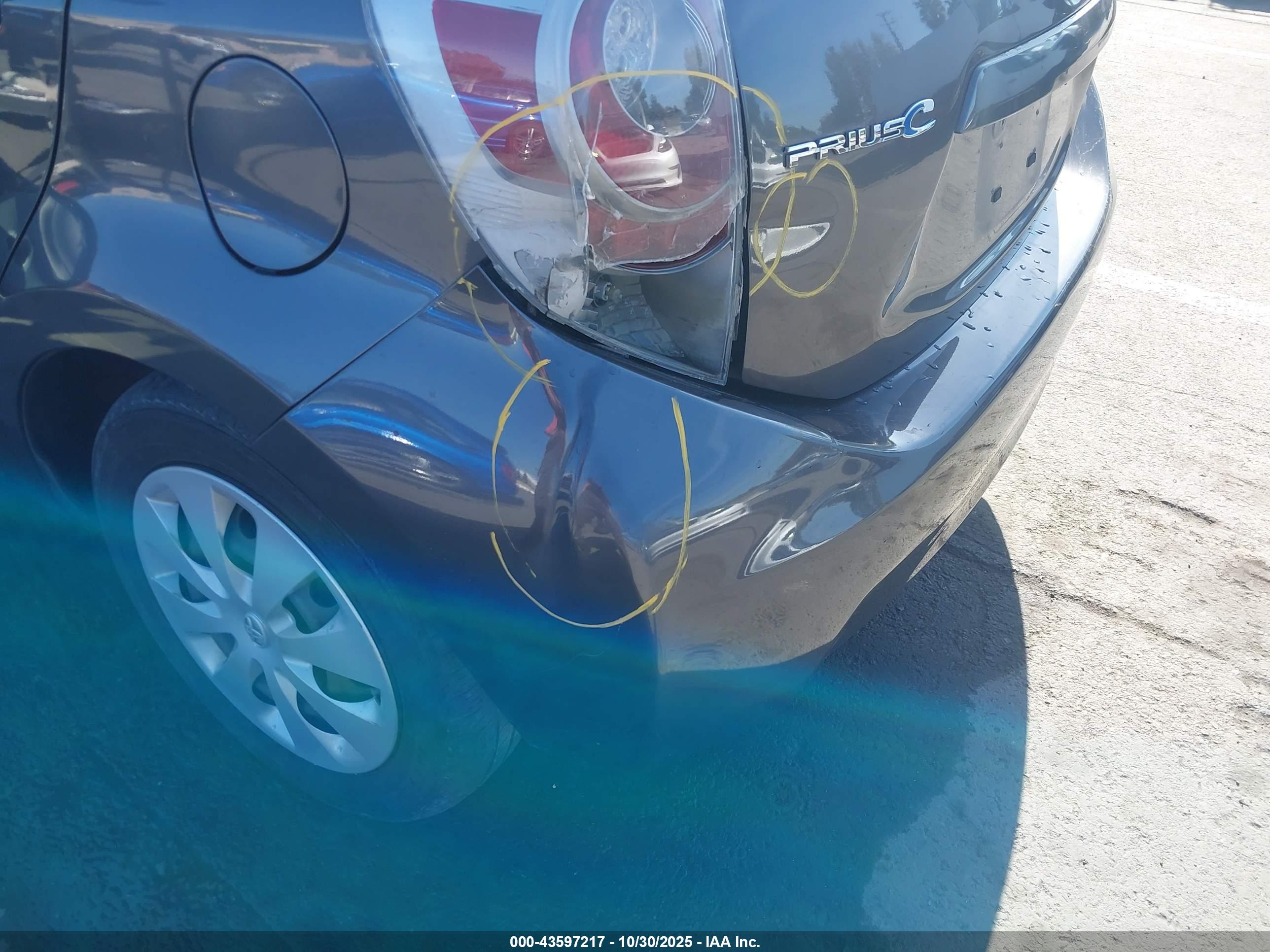 TOYOTA PRIUS image 6
