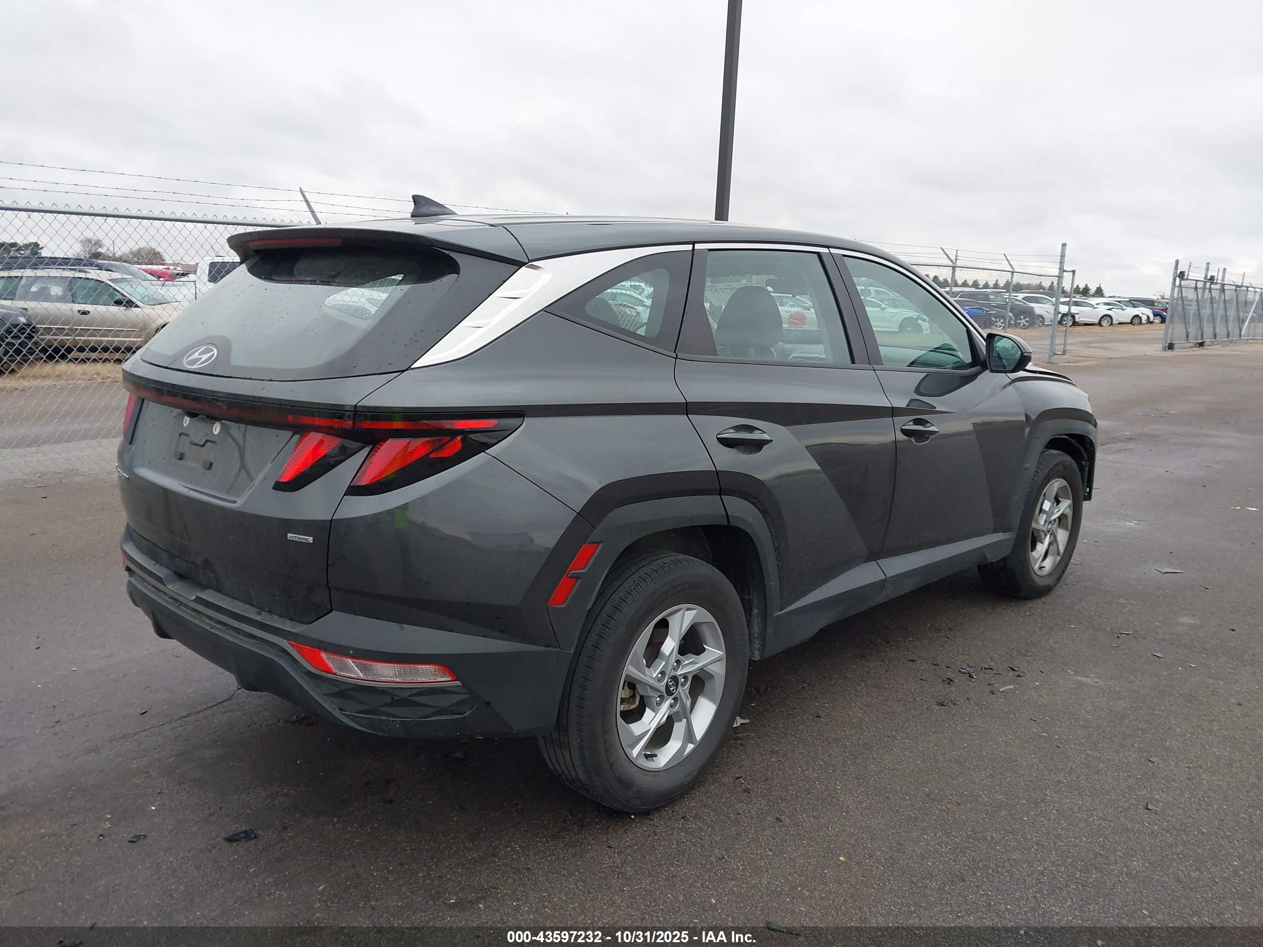 HYUNDAI TUCSON image 4
