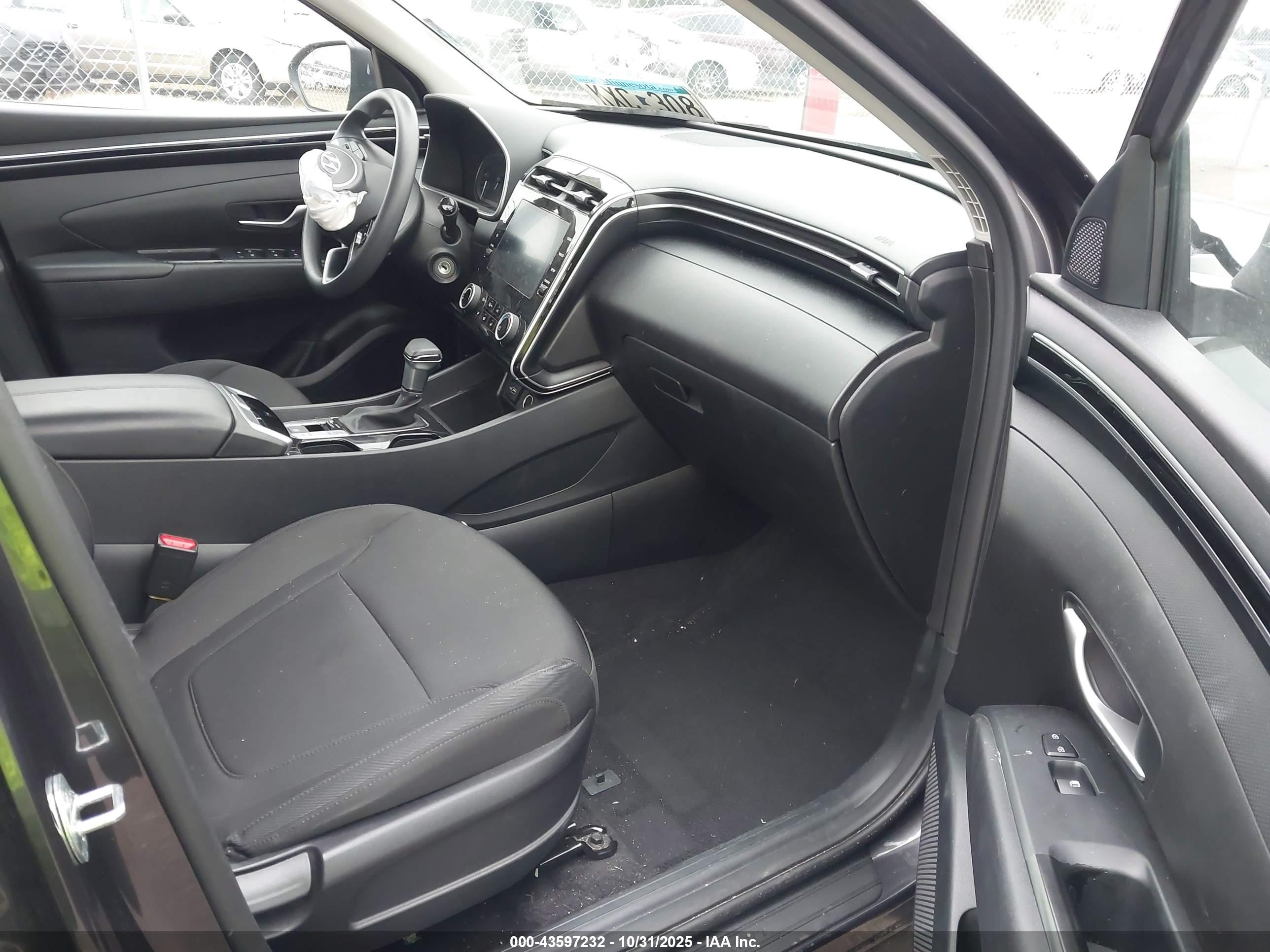 HYUNDAI TUCSON image 5