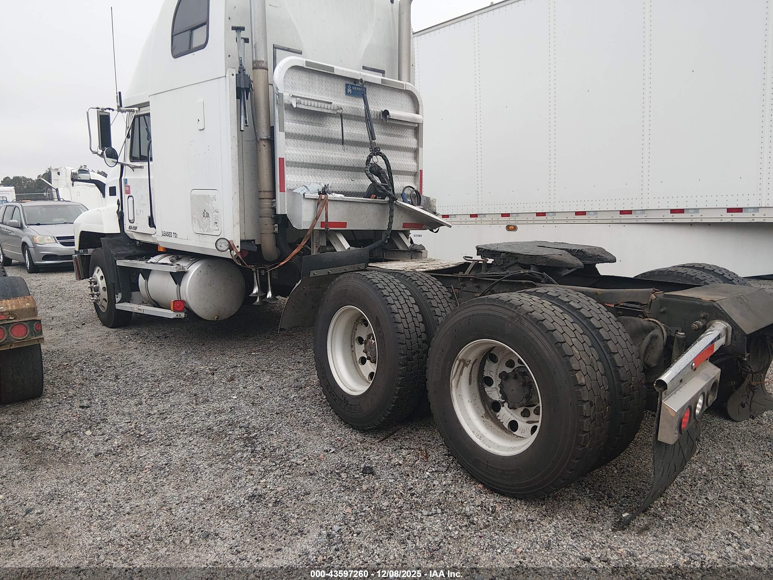 MACK 600 image 3