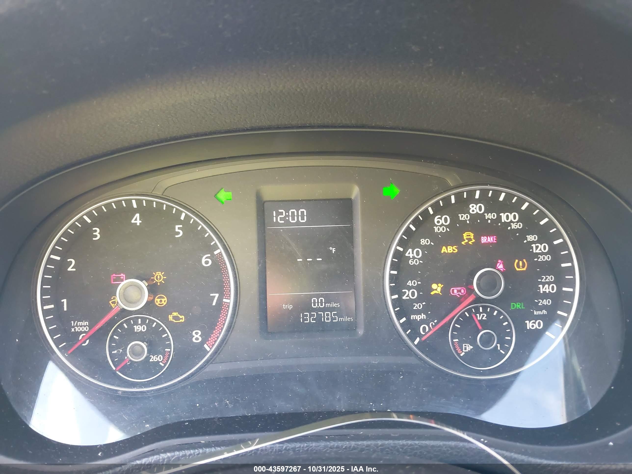 VOLKSWAGEN PASSAT image 7