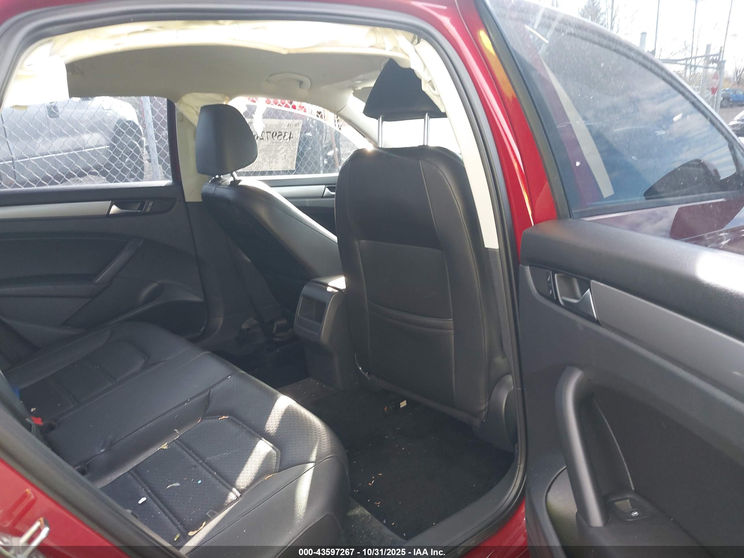 VOLKSWAGEN PASSAT image 8
