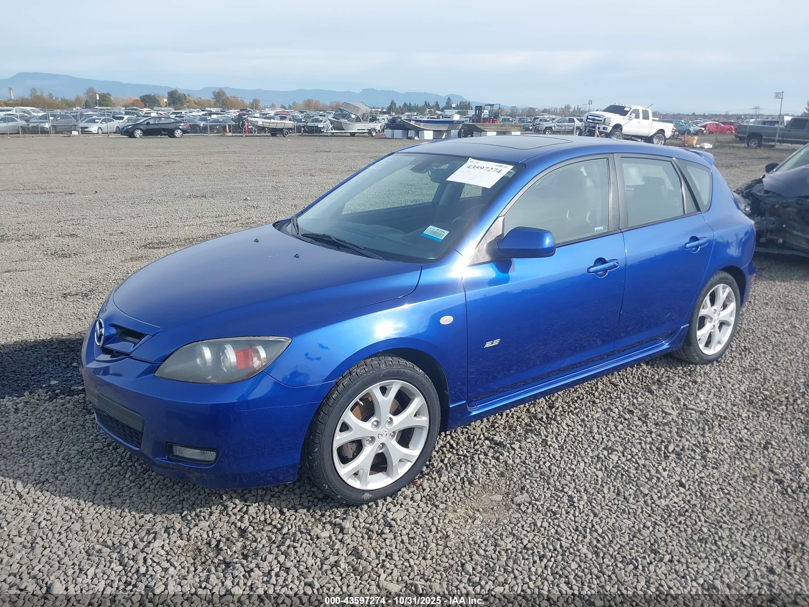 MAZDA MAZDA3 image 2