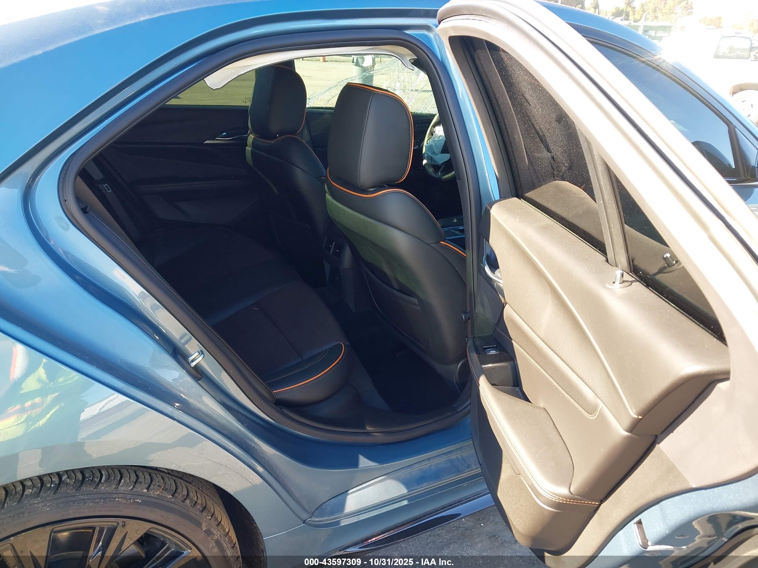 CADILLAC CT4 image 8