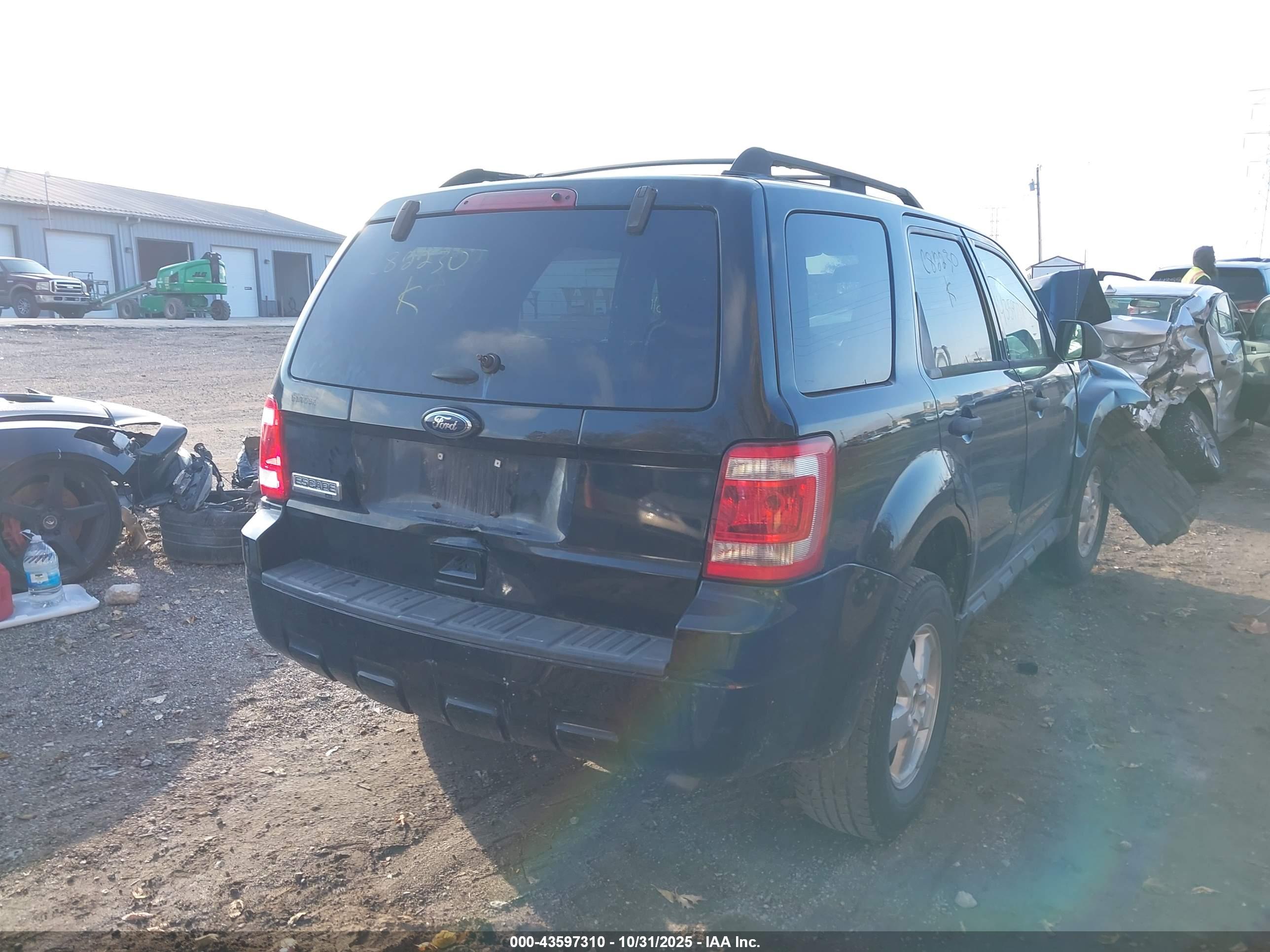 FORD ESCAPE image 4