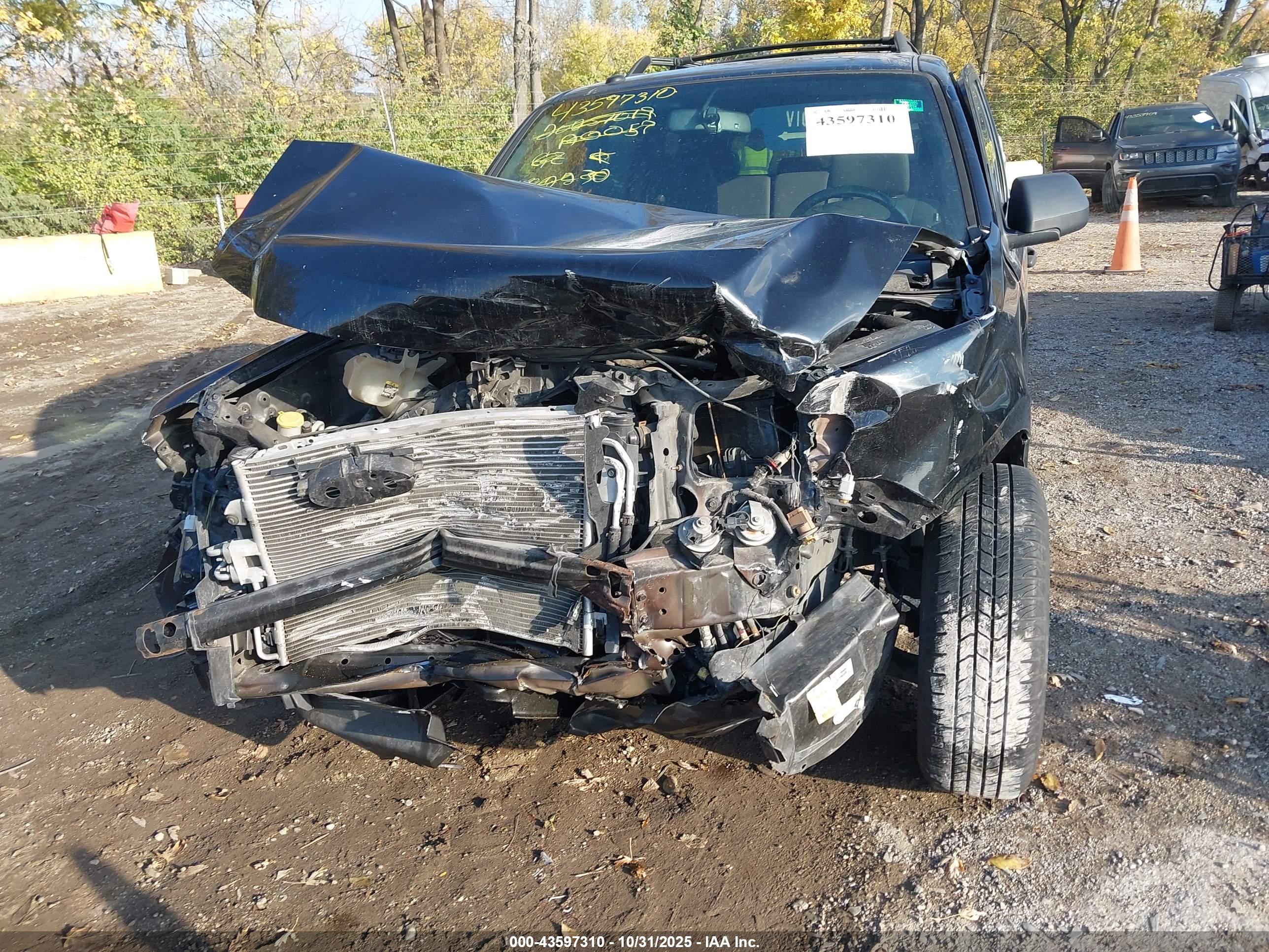 FORD ESCAPE image 6