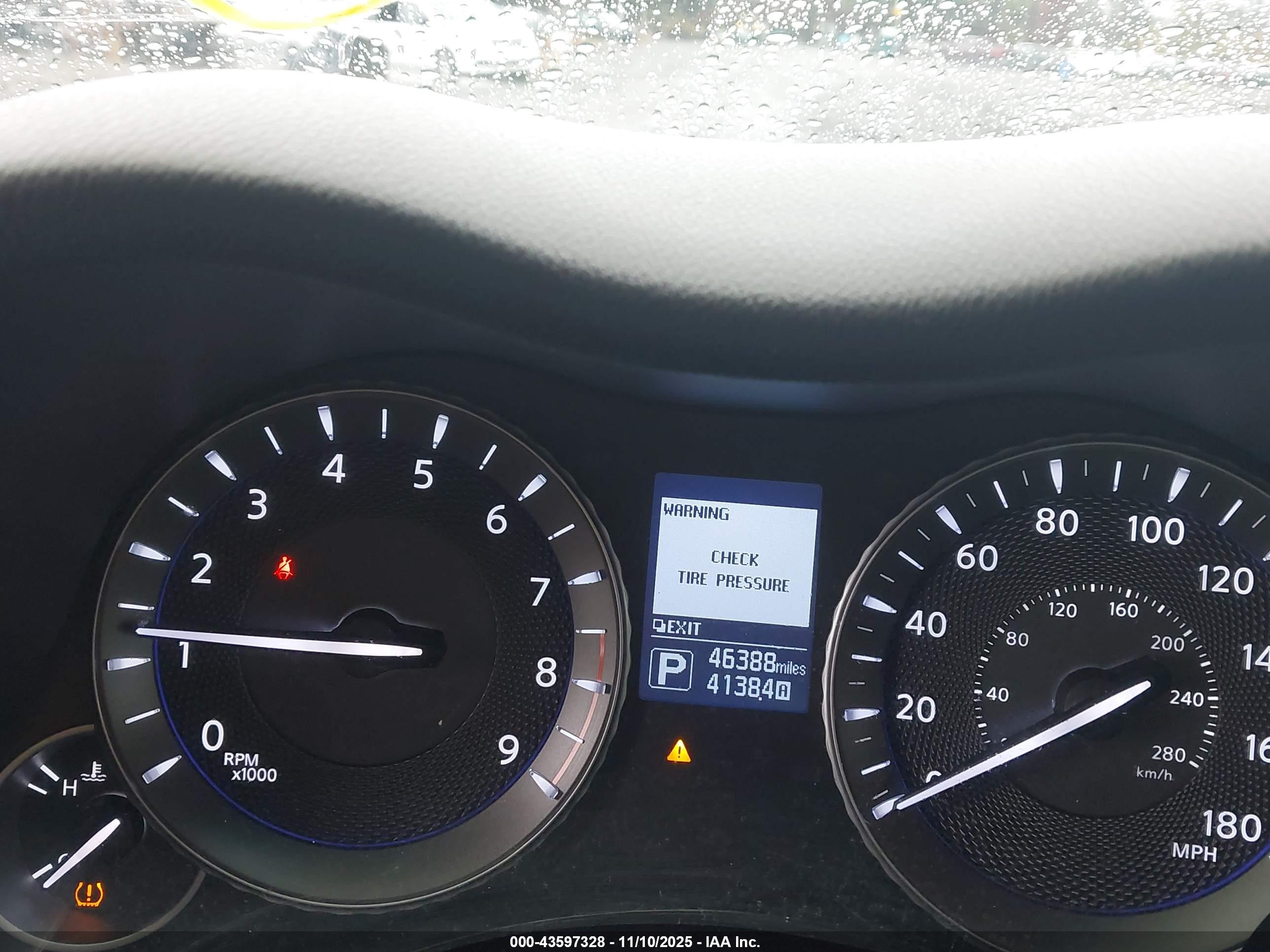 INFINITI Q70L image 7