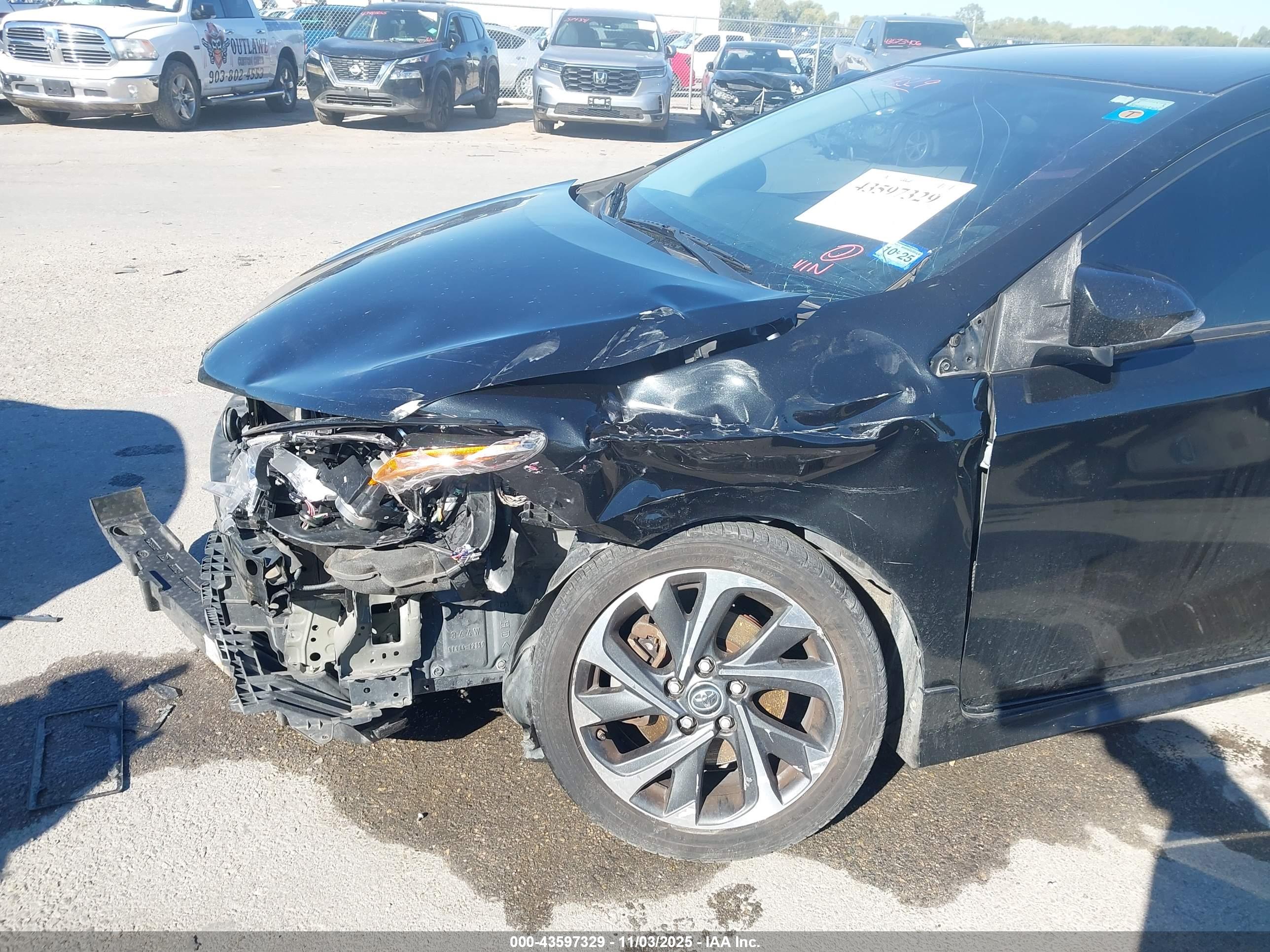 TOYOTA COROLLA image 6