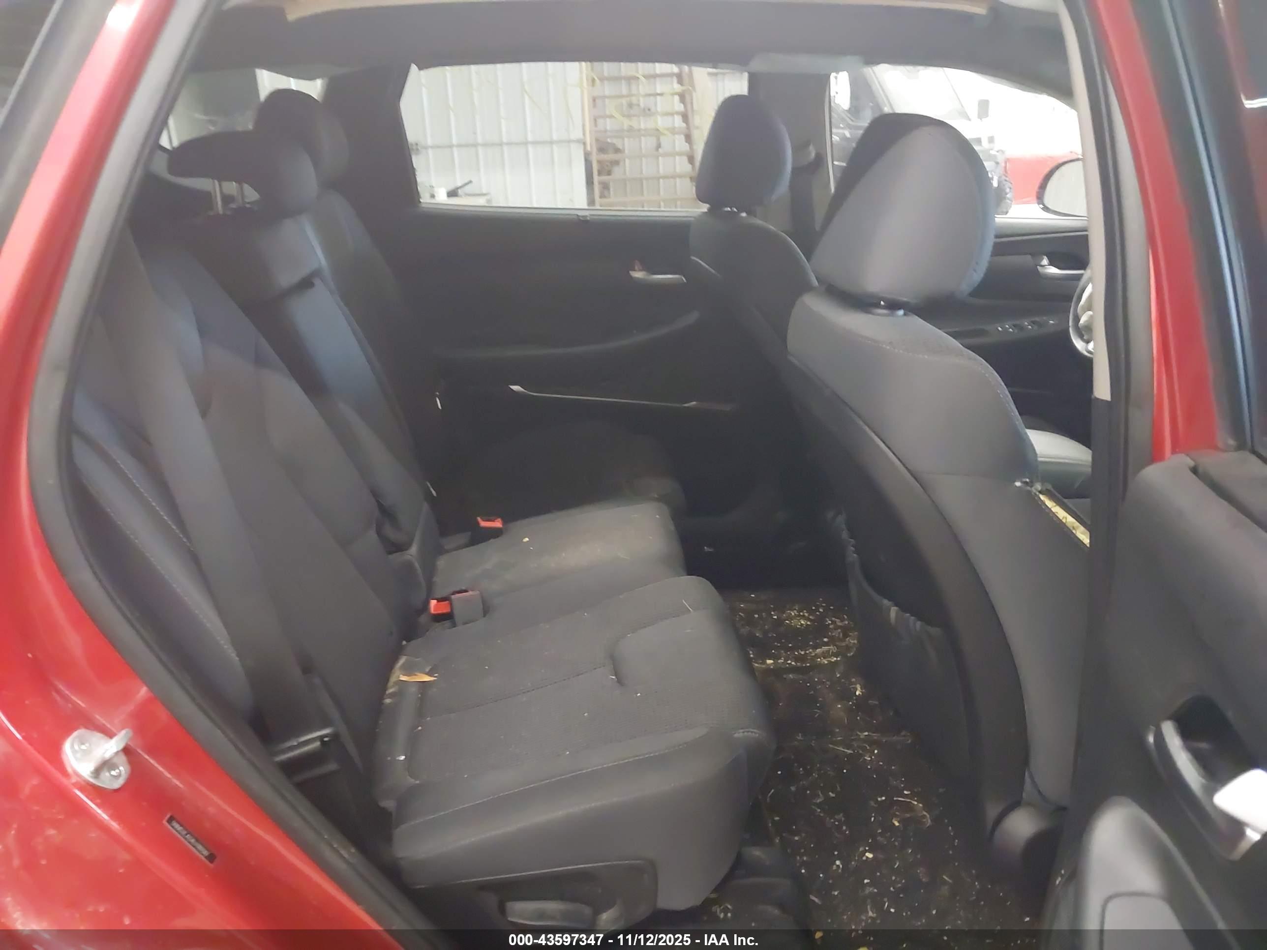 HYUNDAI SANTA image 8