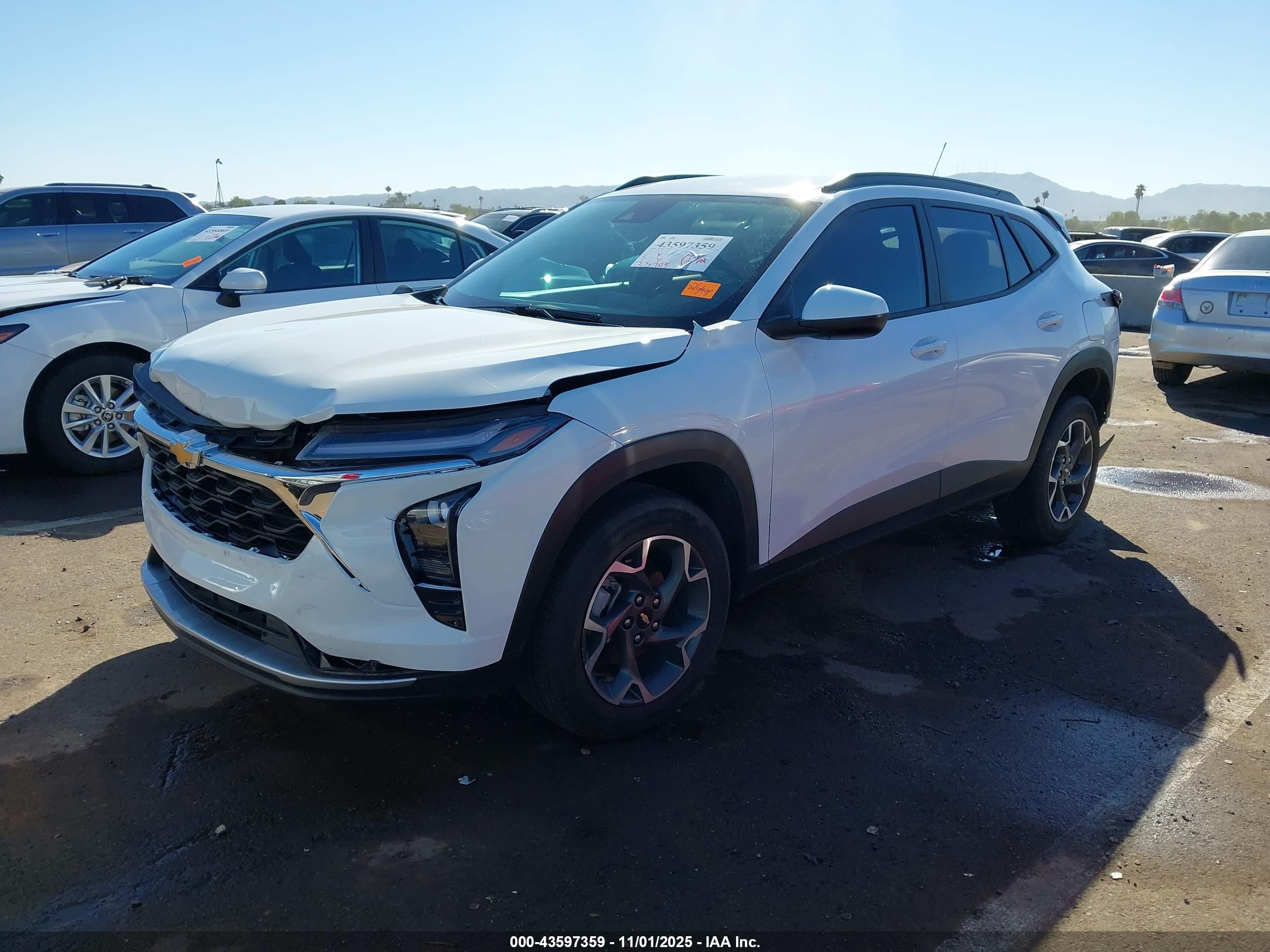 CHEVROLET TRAX image 2