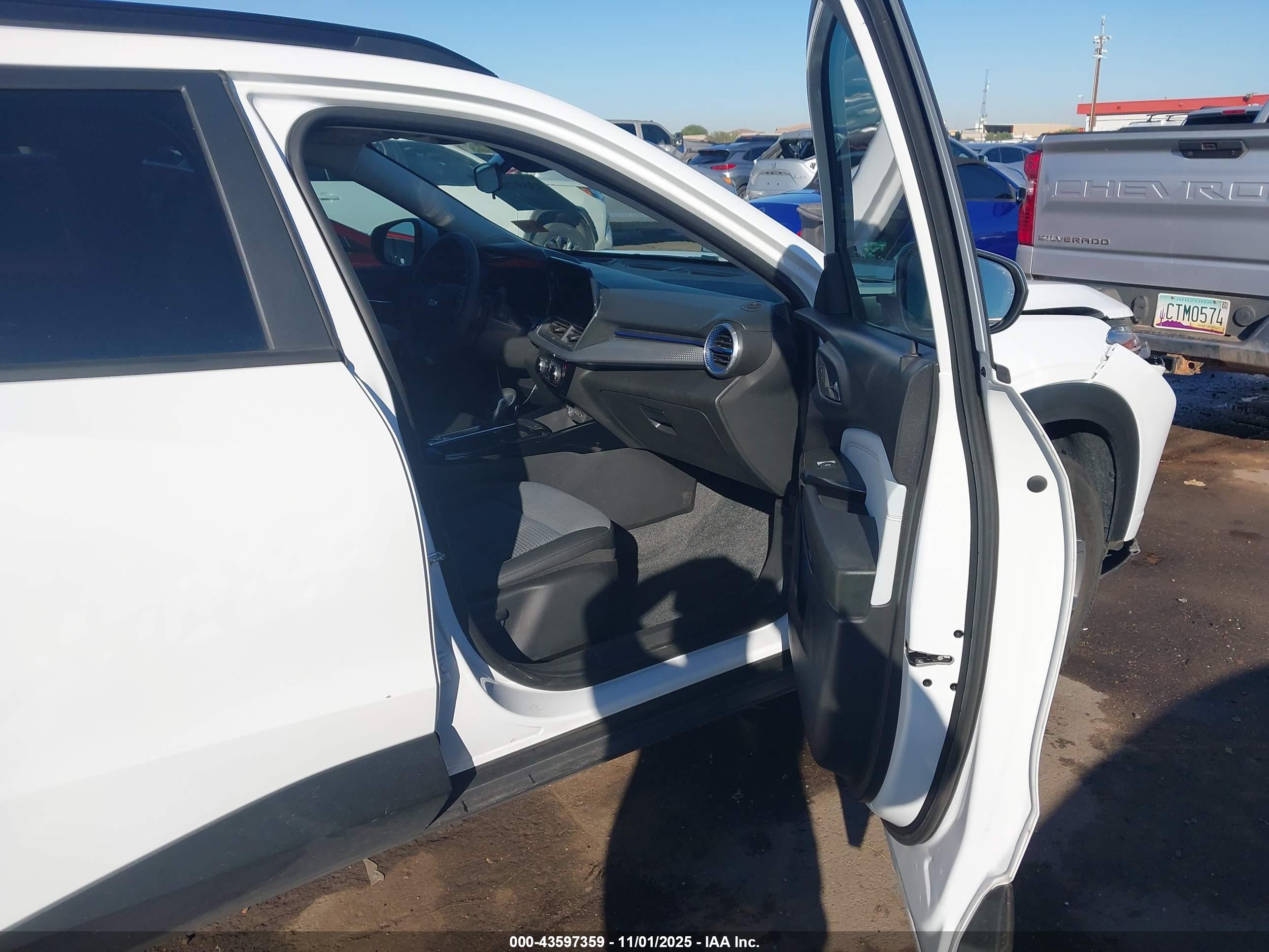 CHEVROLET TRAX image 5