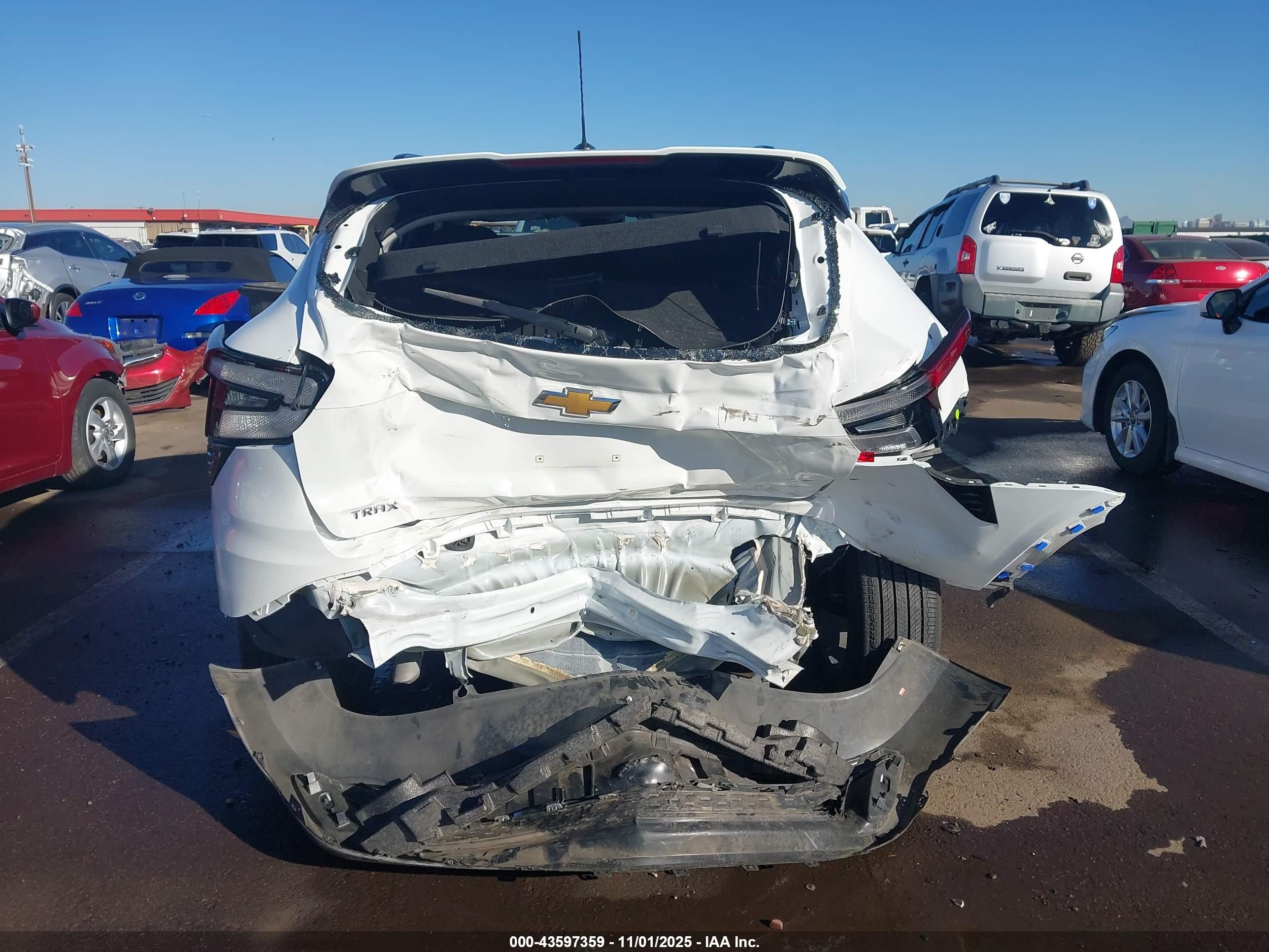 CHEVROLET TRAX image 6