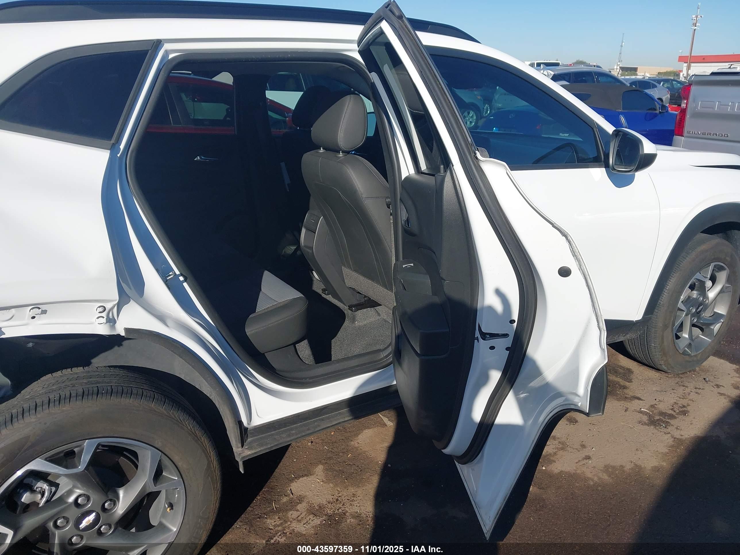 CHEVROLET TRAX image 8