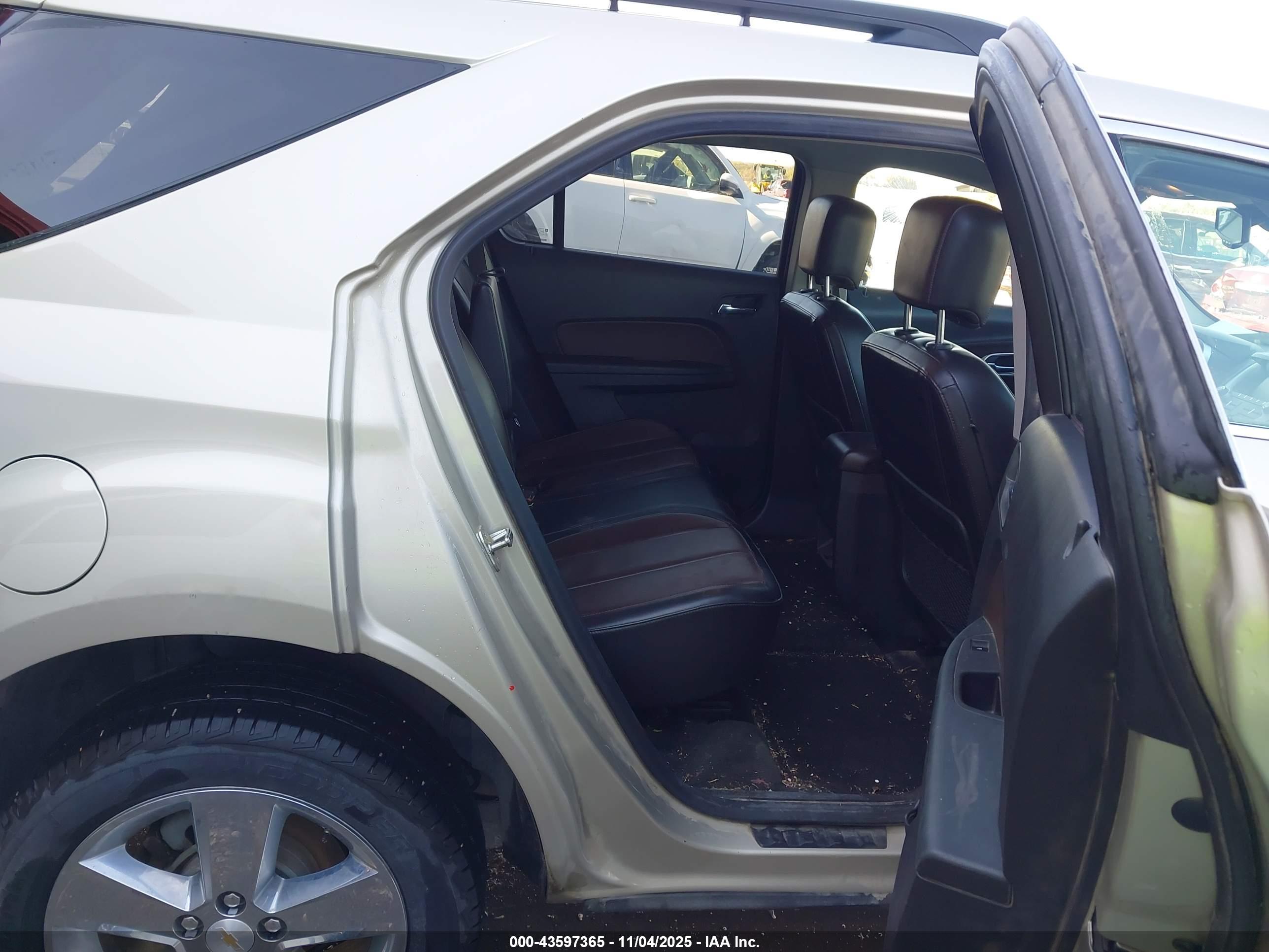 CHEVROLET EQUINOX image 8