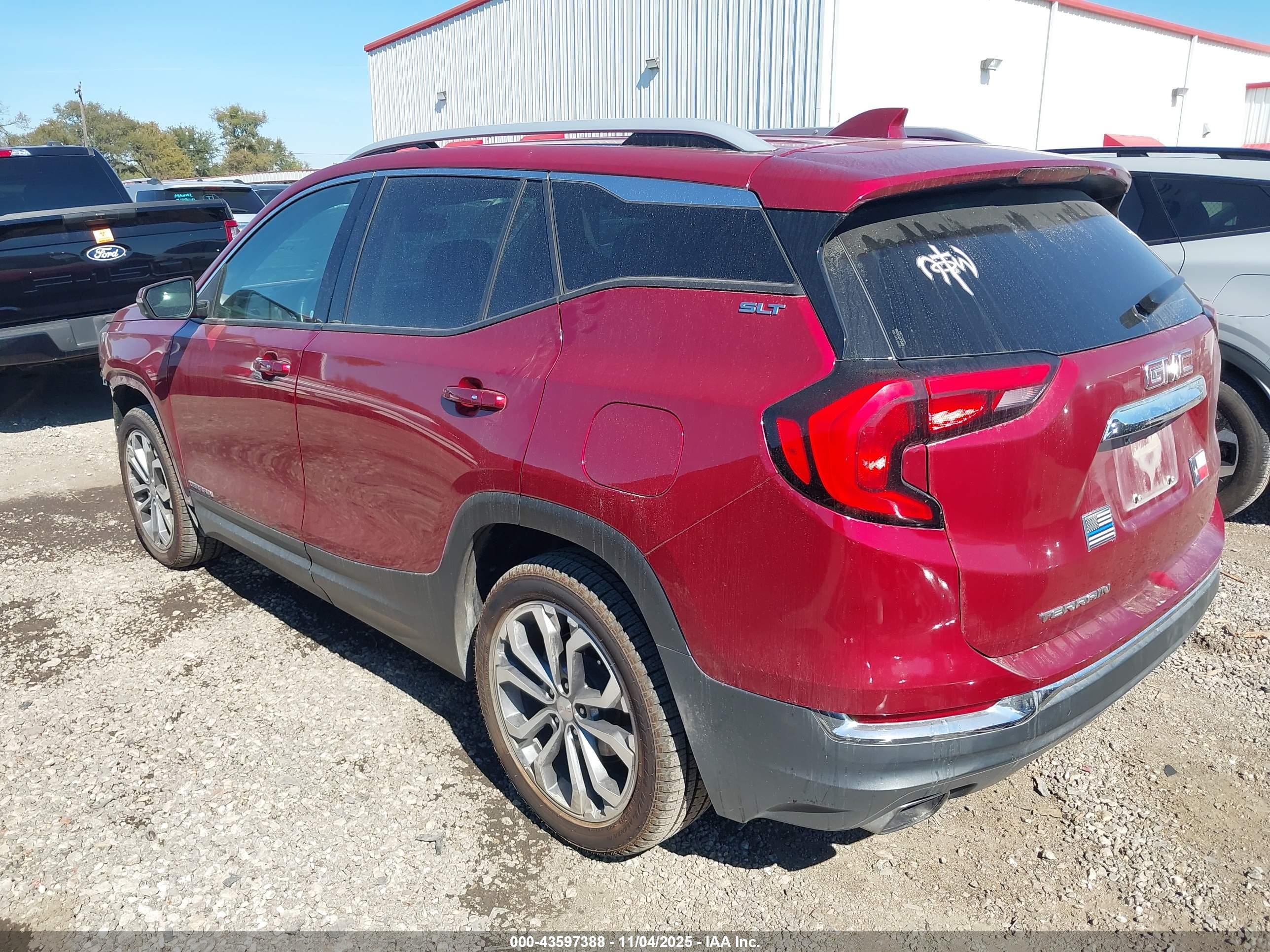 GMC TERRAIN image 3