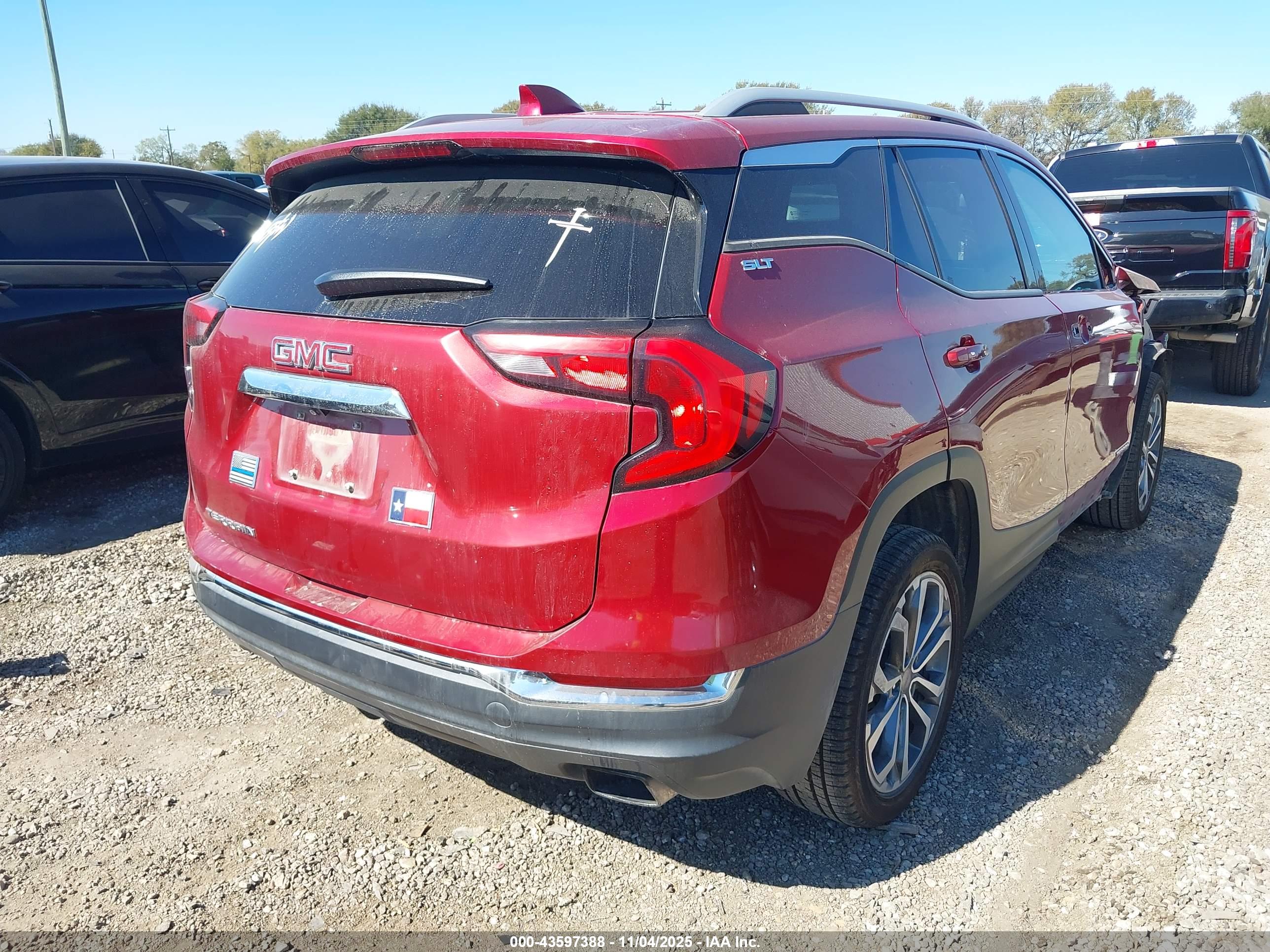 GMC TERRAIN image 4