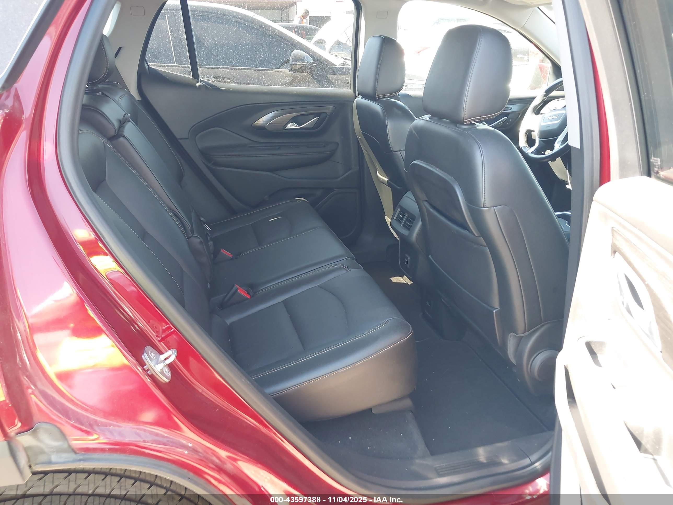 GMC TERRAIN image 8