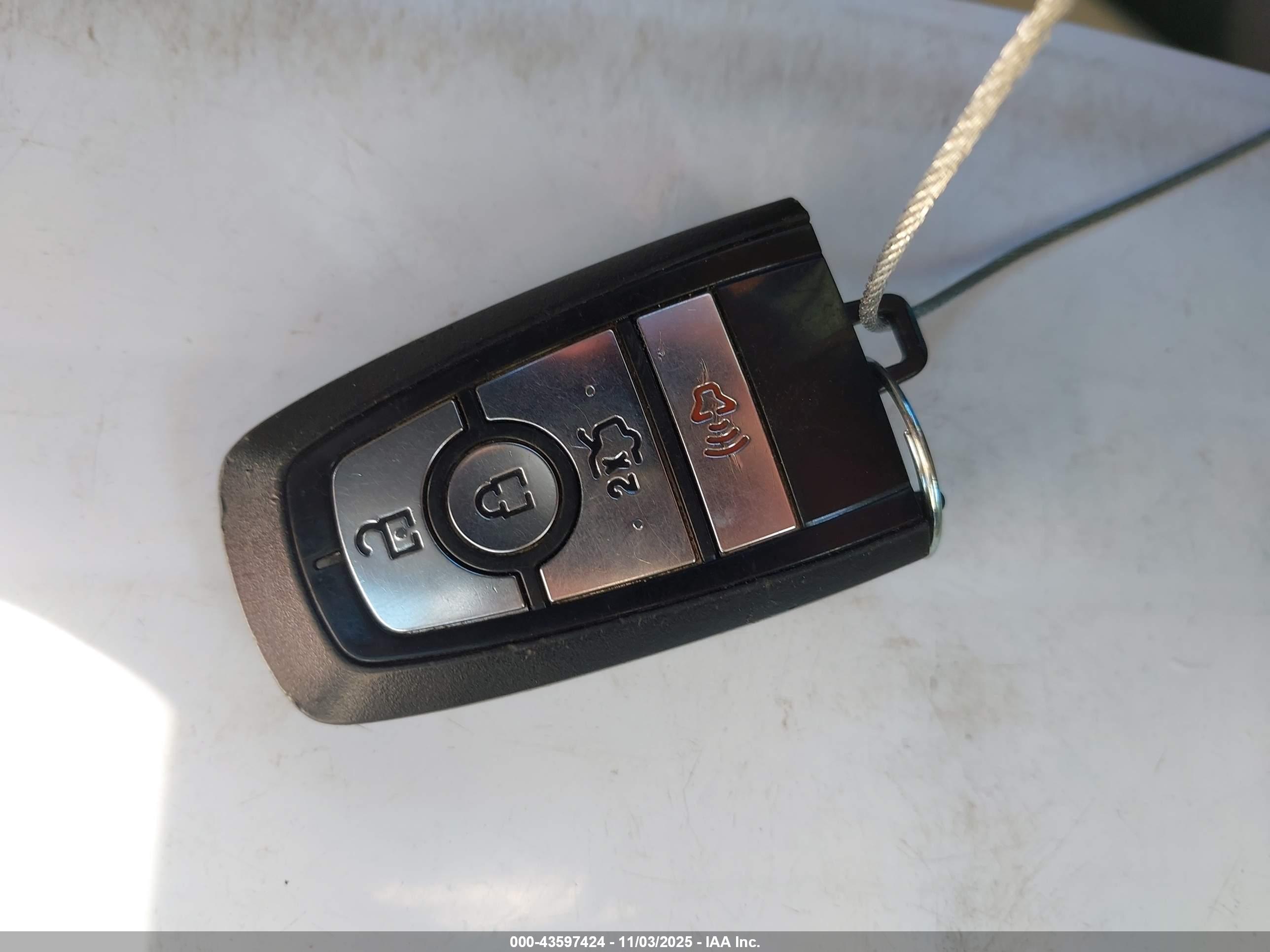 FORD FUSION image 11
