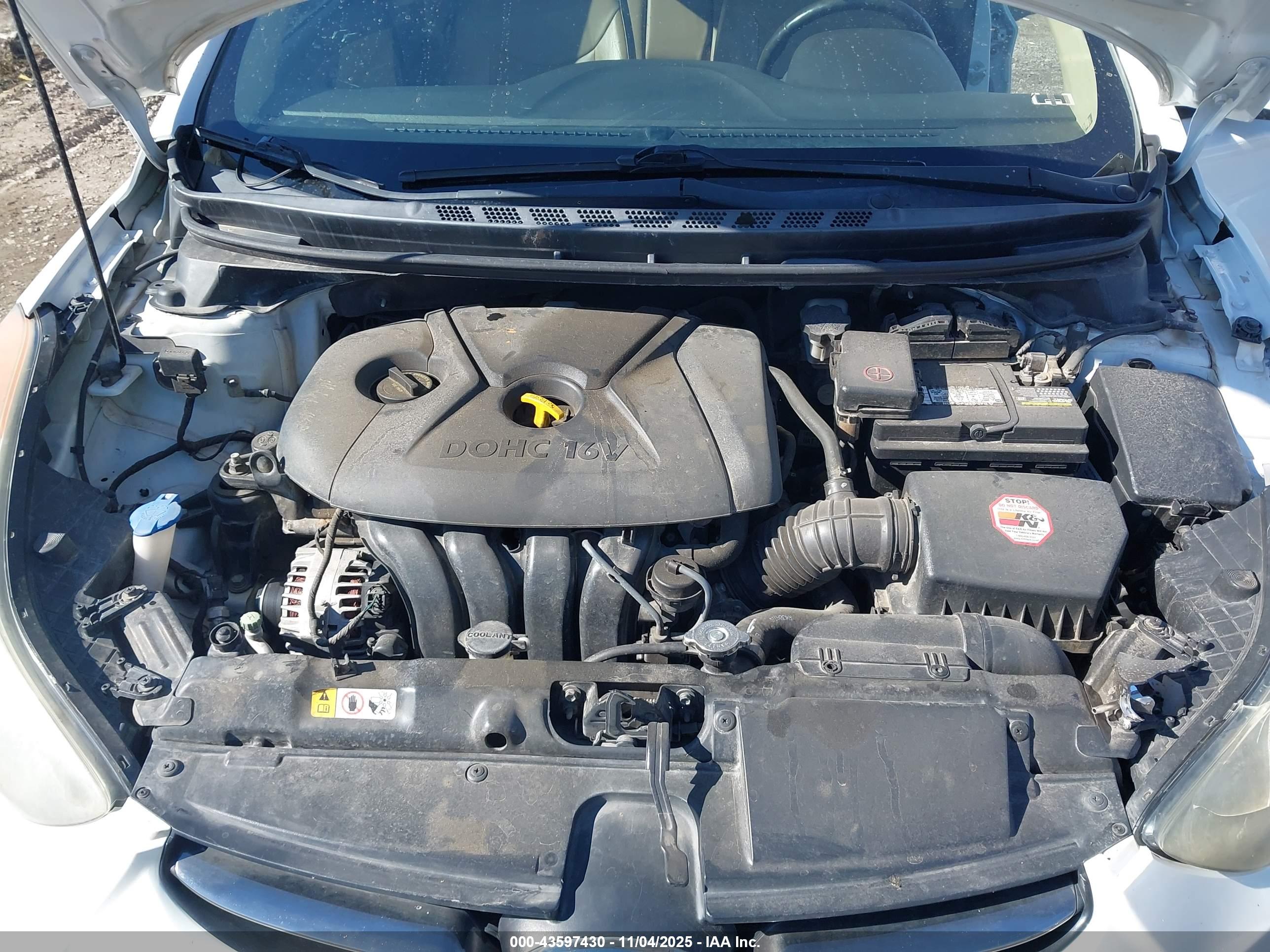 HYUNDAI ELANTRA image 10
