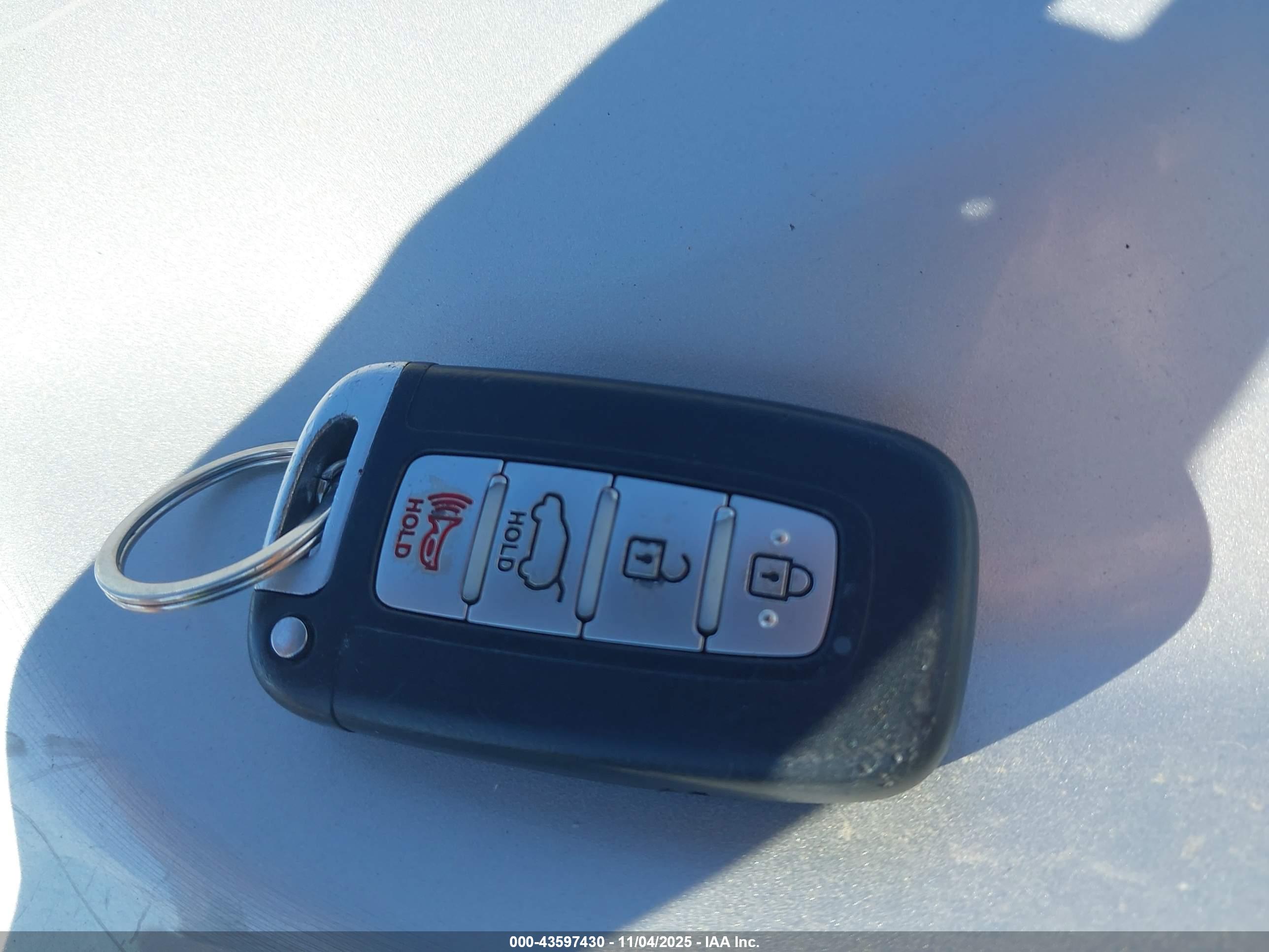 HYUNDAI ELANTRA image 11