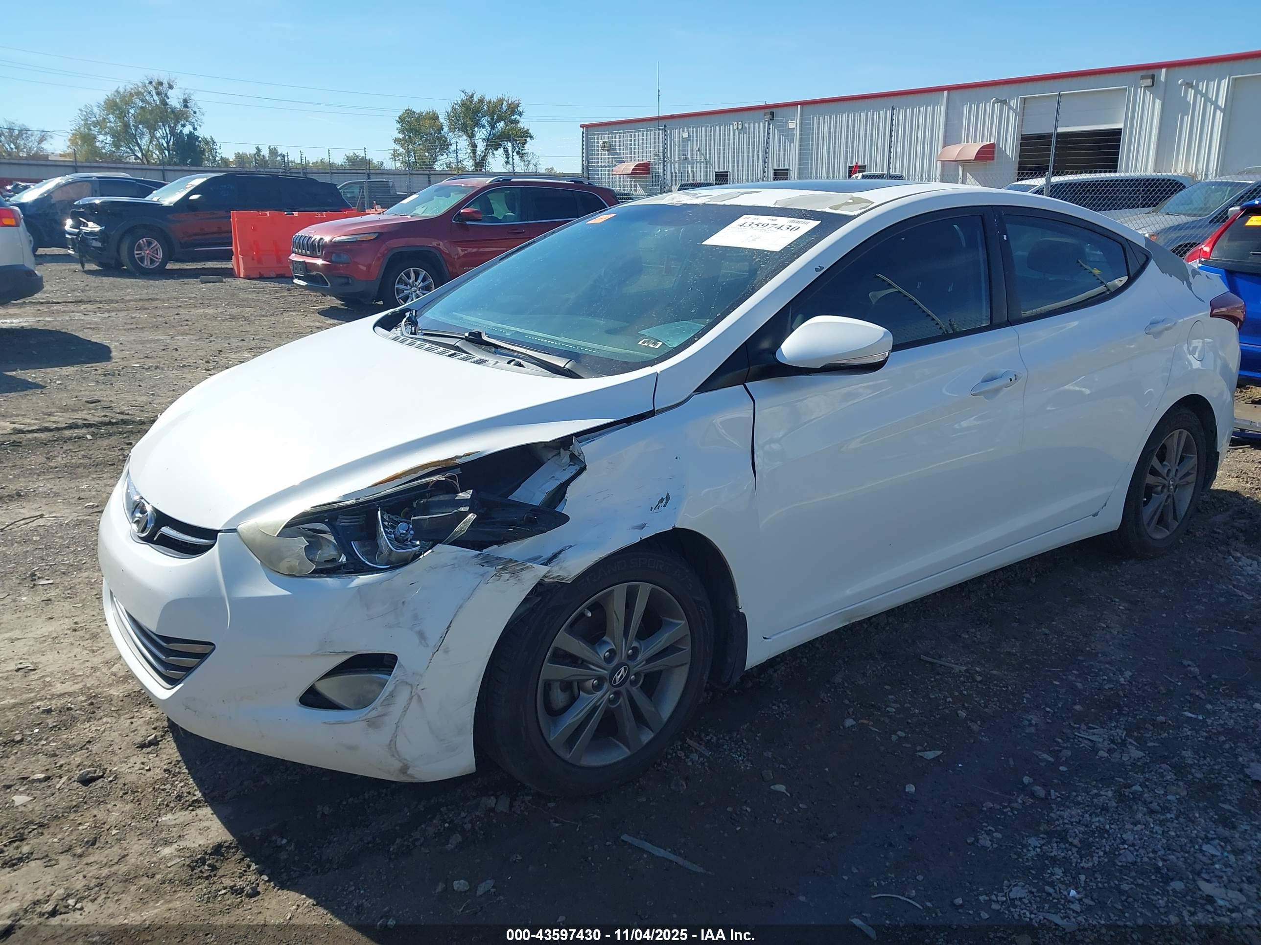 HYUNDAI ELANTRA image 6