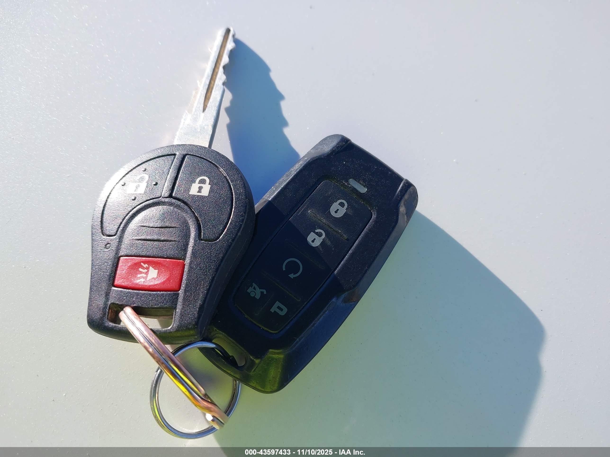 NISSAN ROGUE image 11