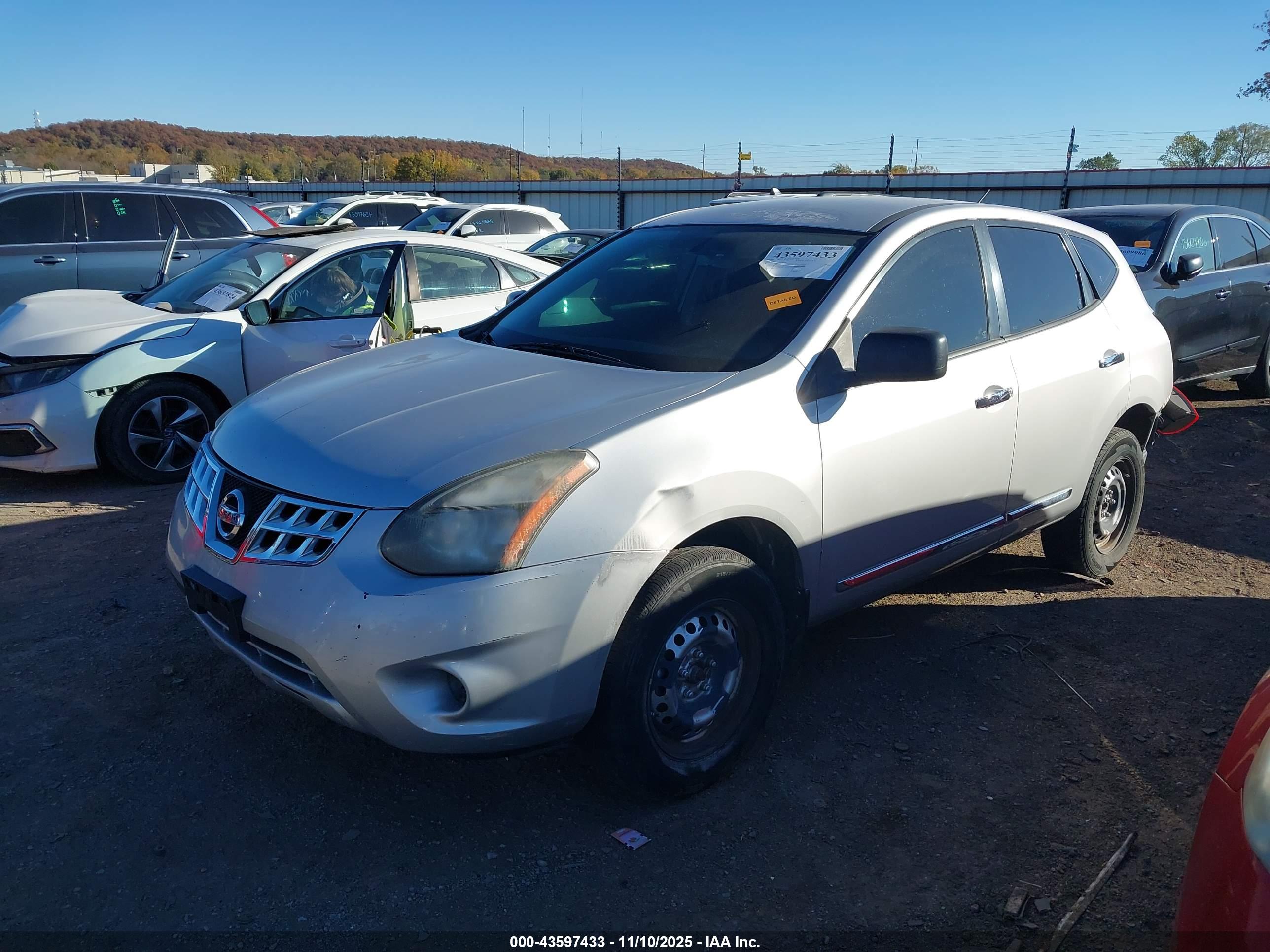 NISSAN ROGUE image 2