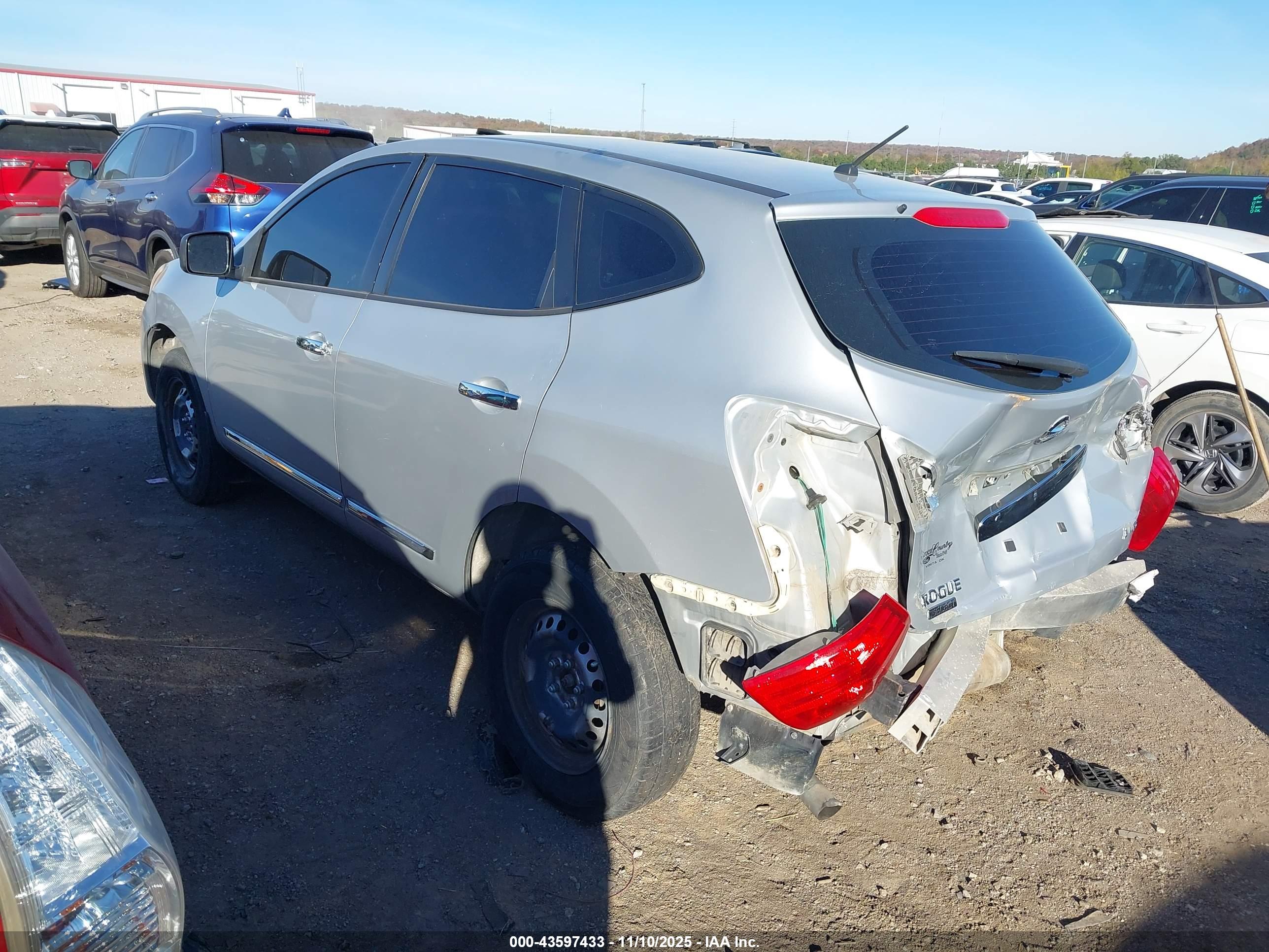 NISSAN ROGUE image 3