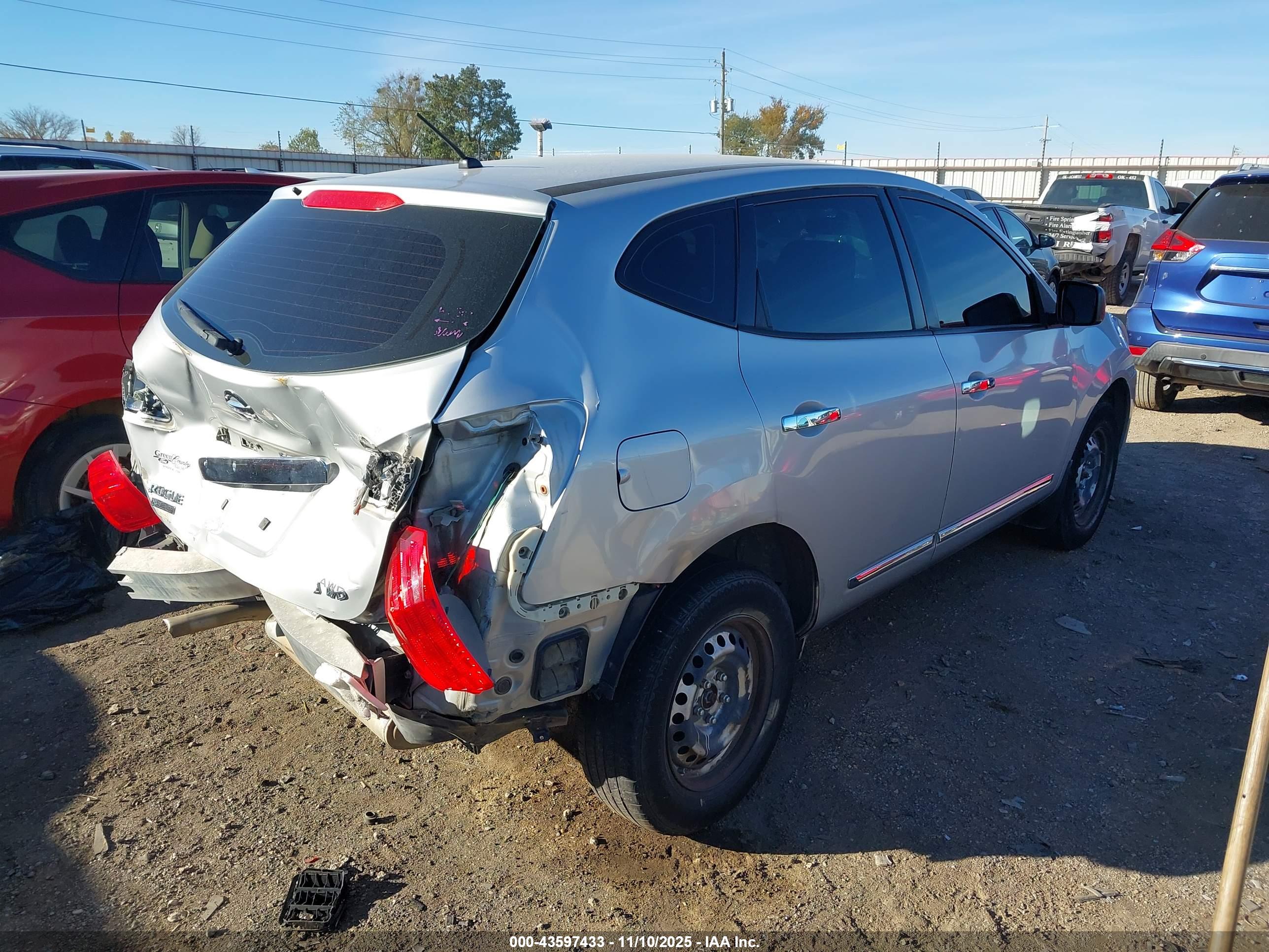 NISSAN ROGUE image 4