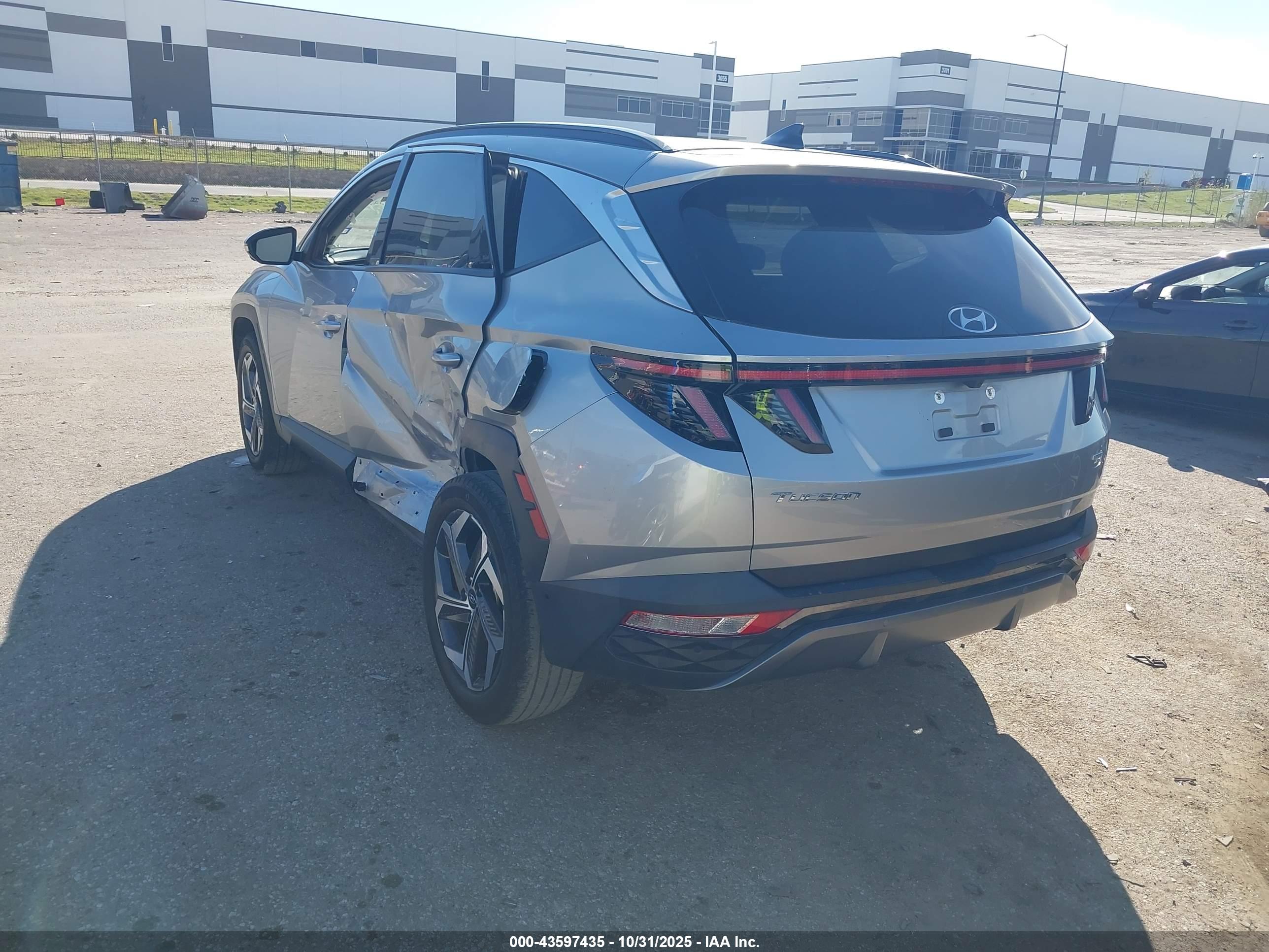 HYUNDAI TUCSON image 3