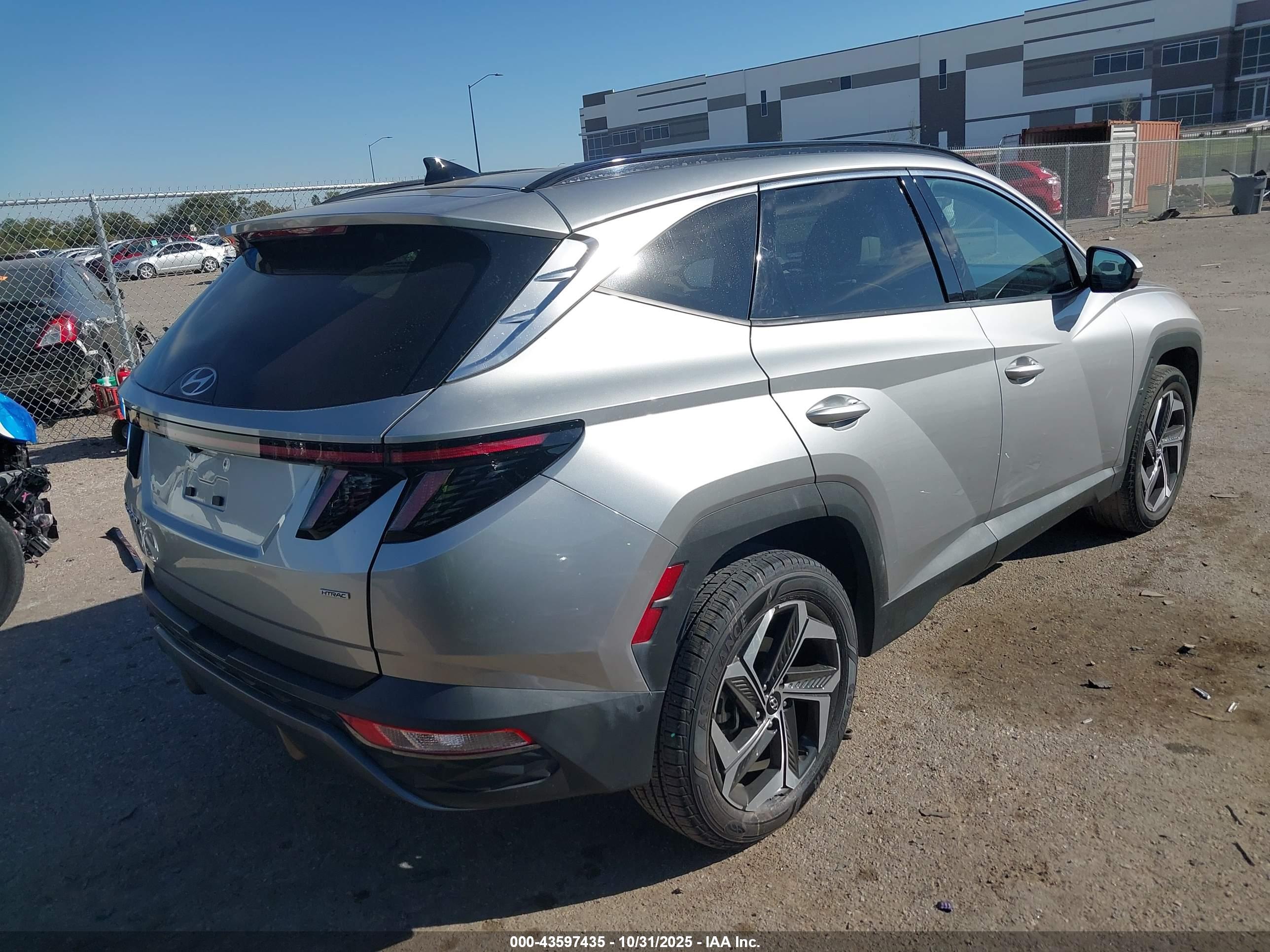 HYUNDAI TUCSON image 4
