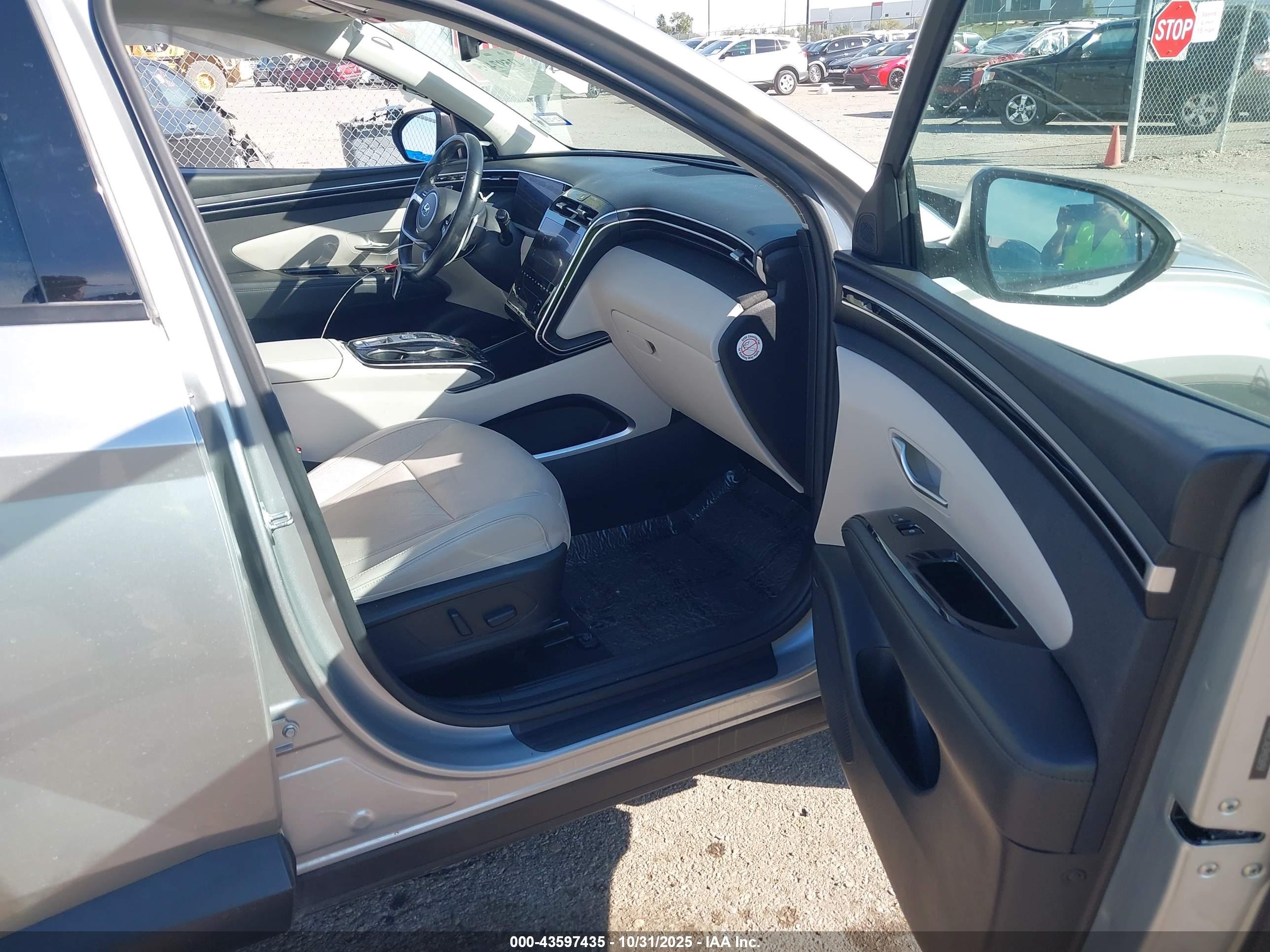 HYUNDAI TUCSON image 5