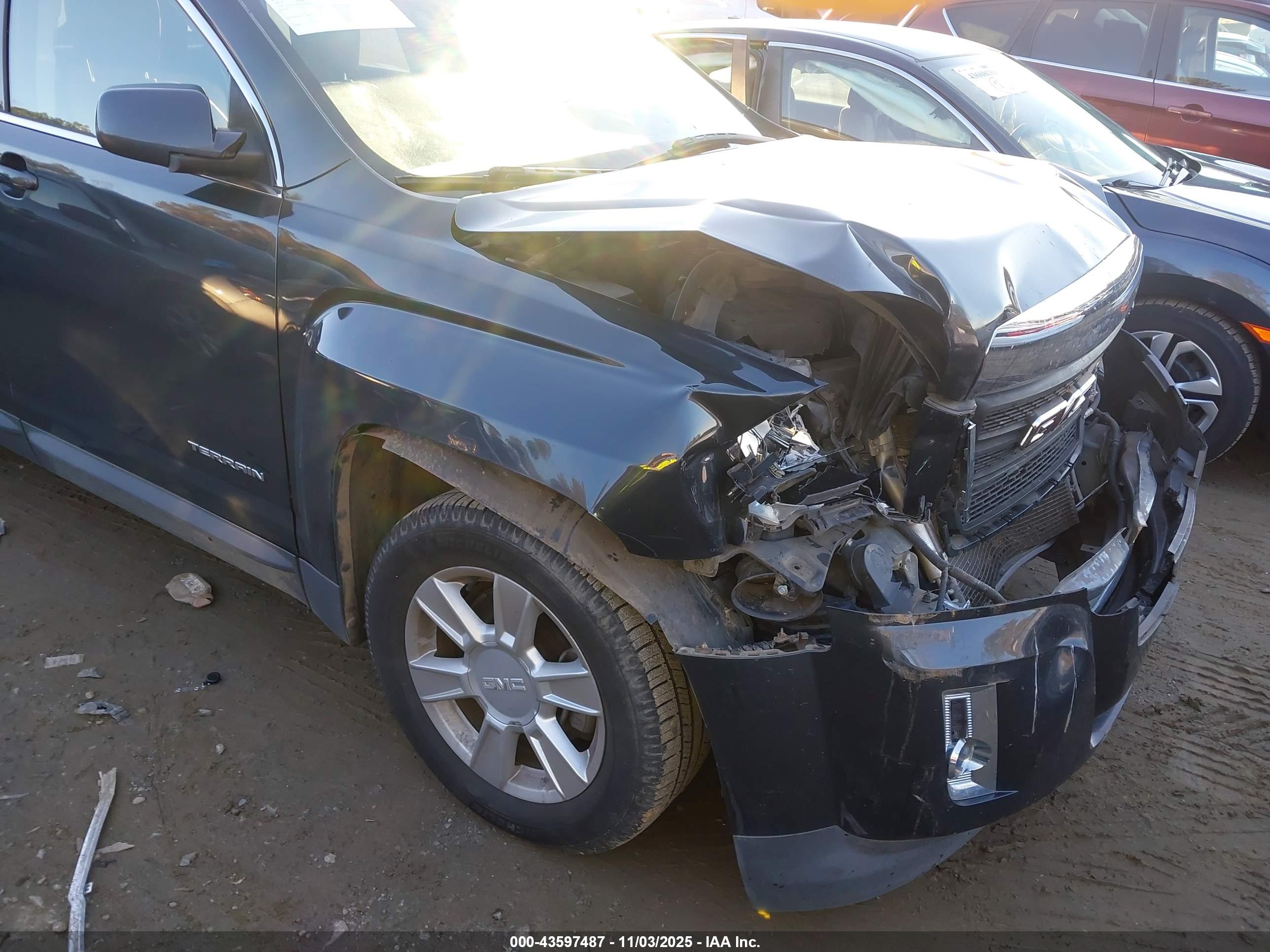GMC TERRAIN image 6