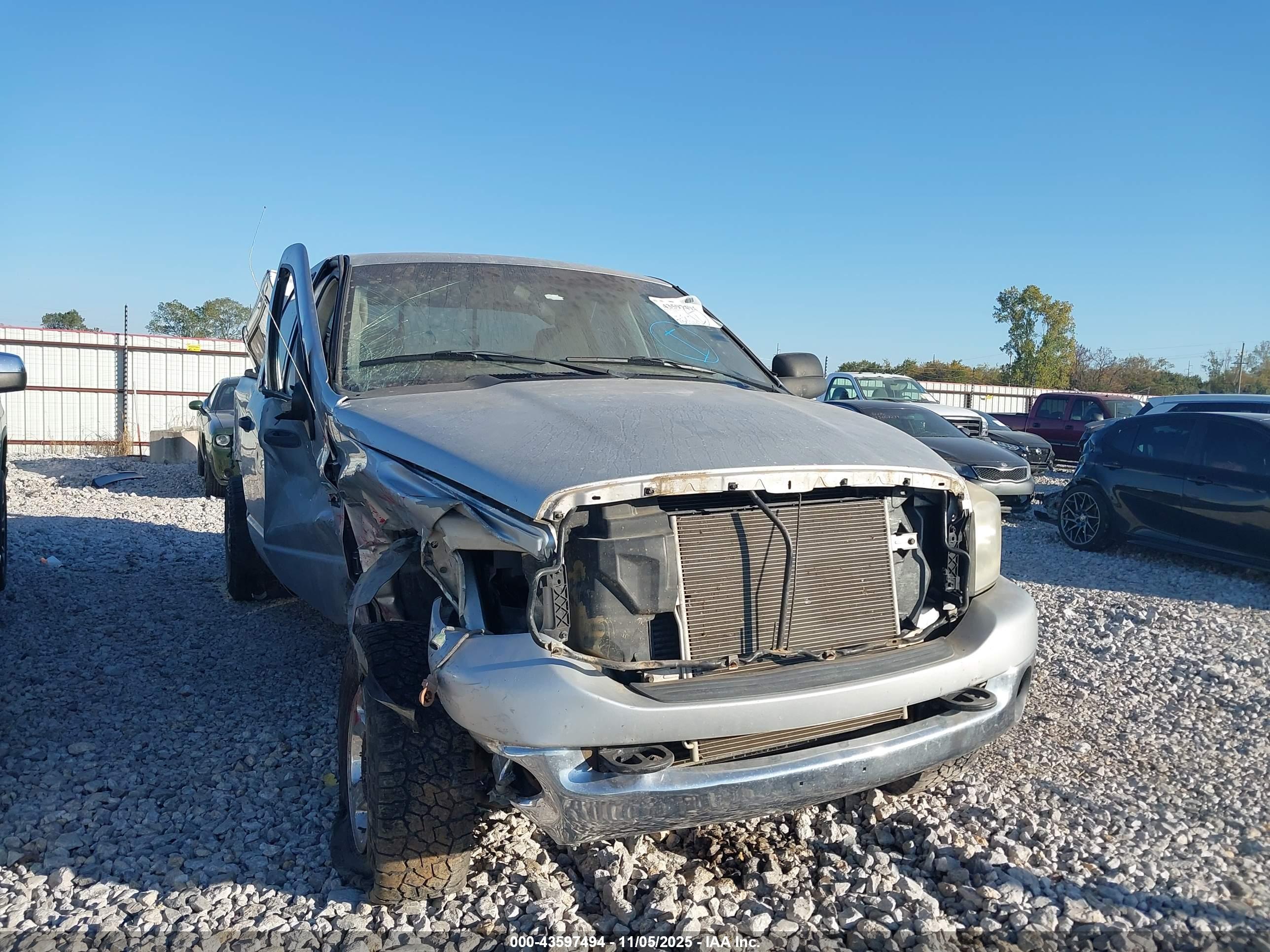 DODGE RAM image 6