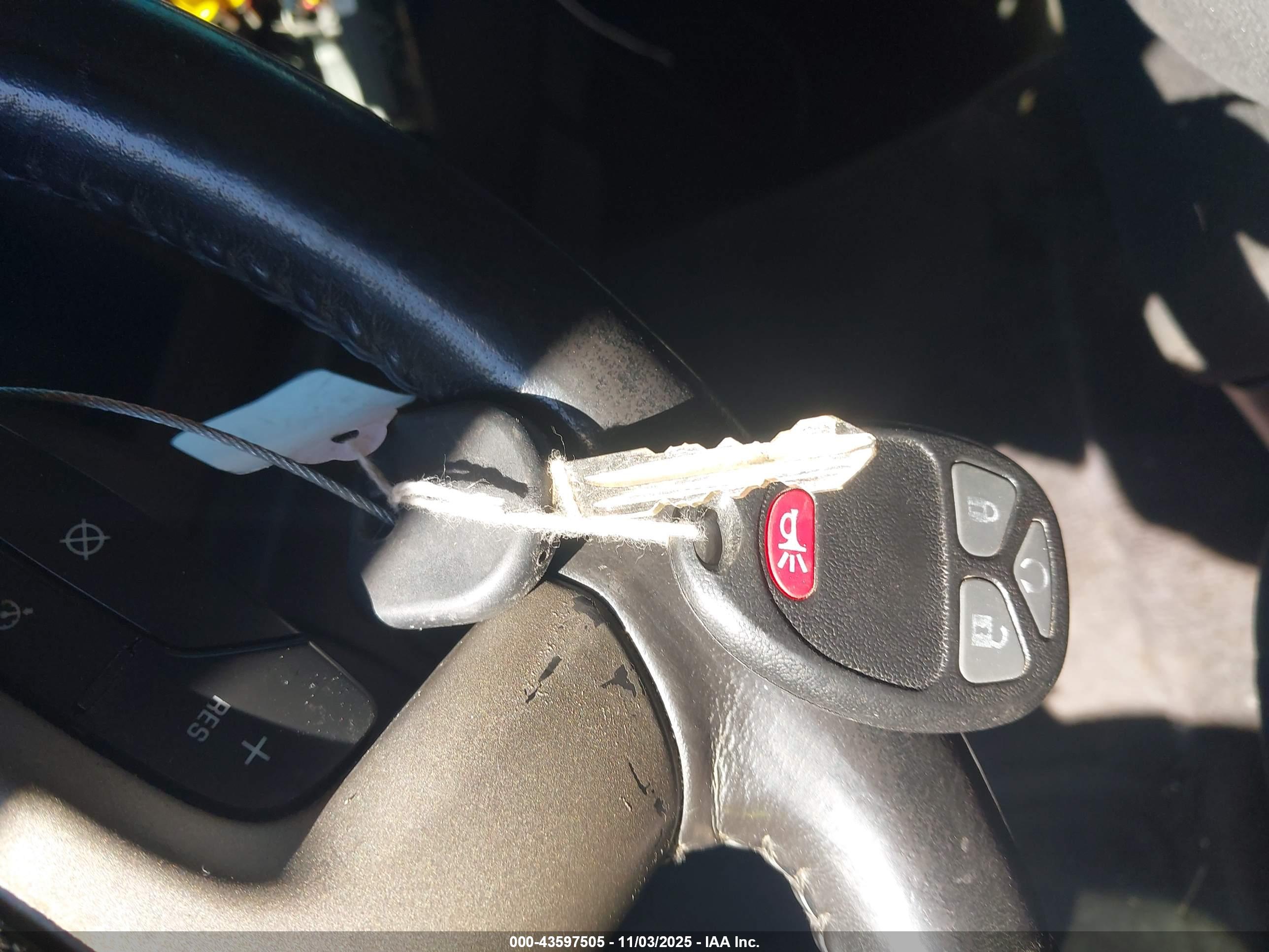 CHEVROLET SILVERADO image 11