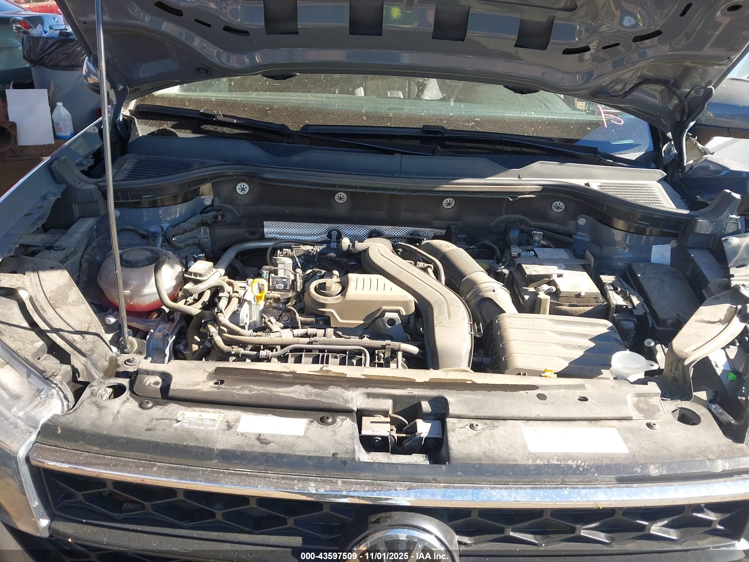 VOLKSWAGEN TAOS image 10