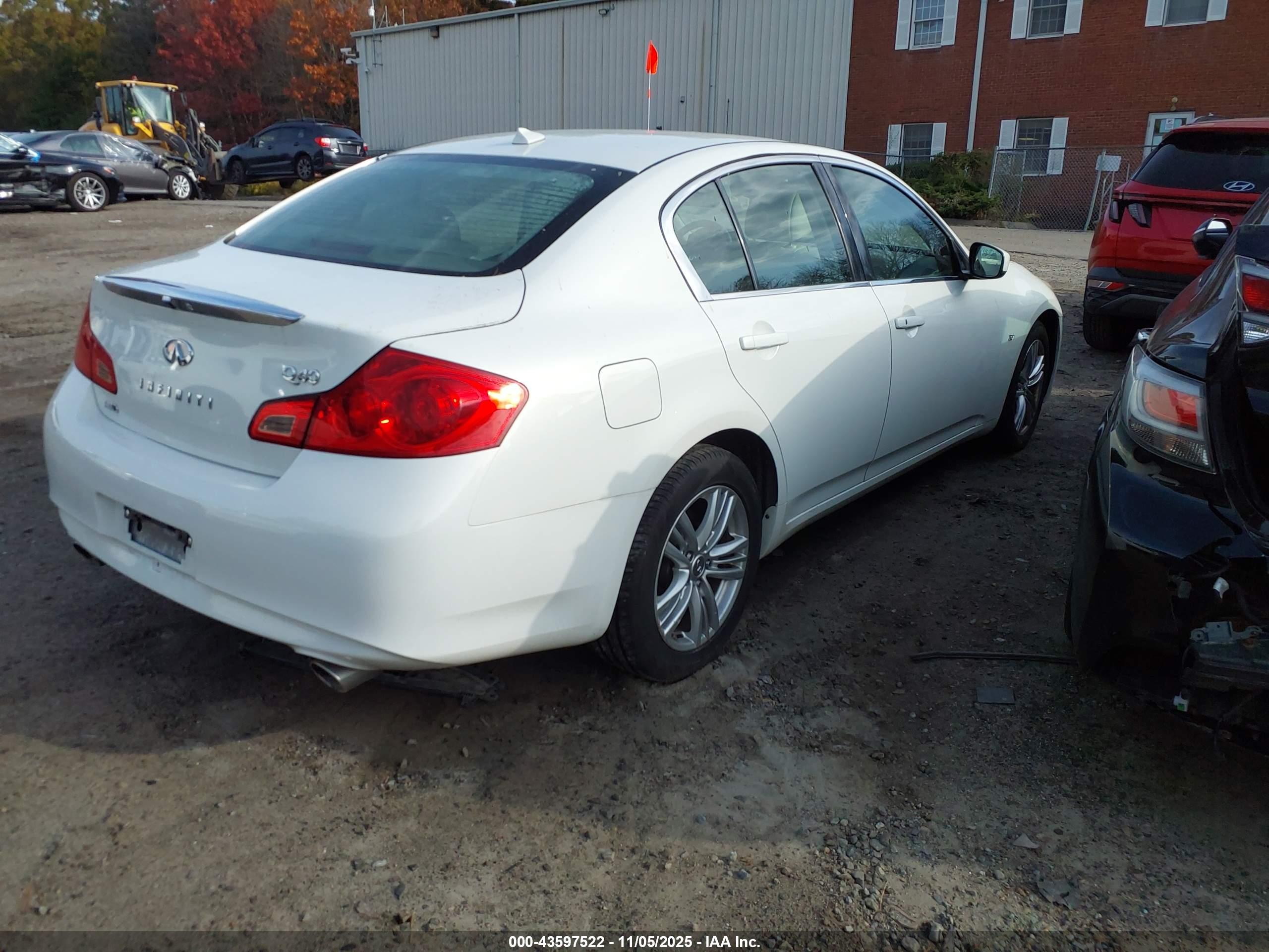 INFINITI Q40 image 4