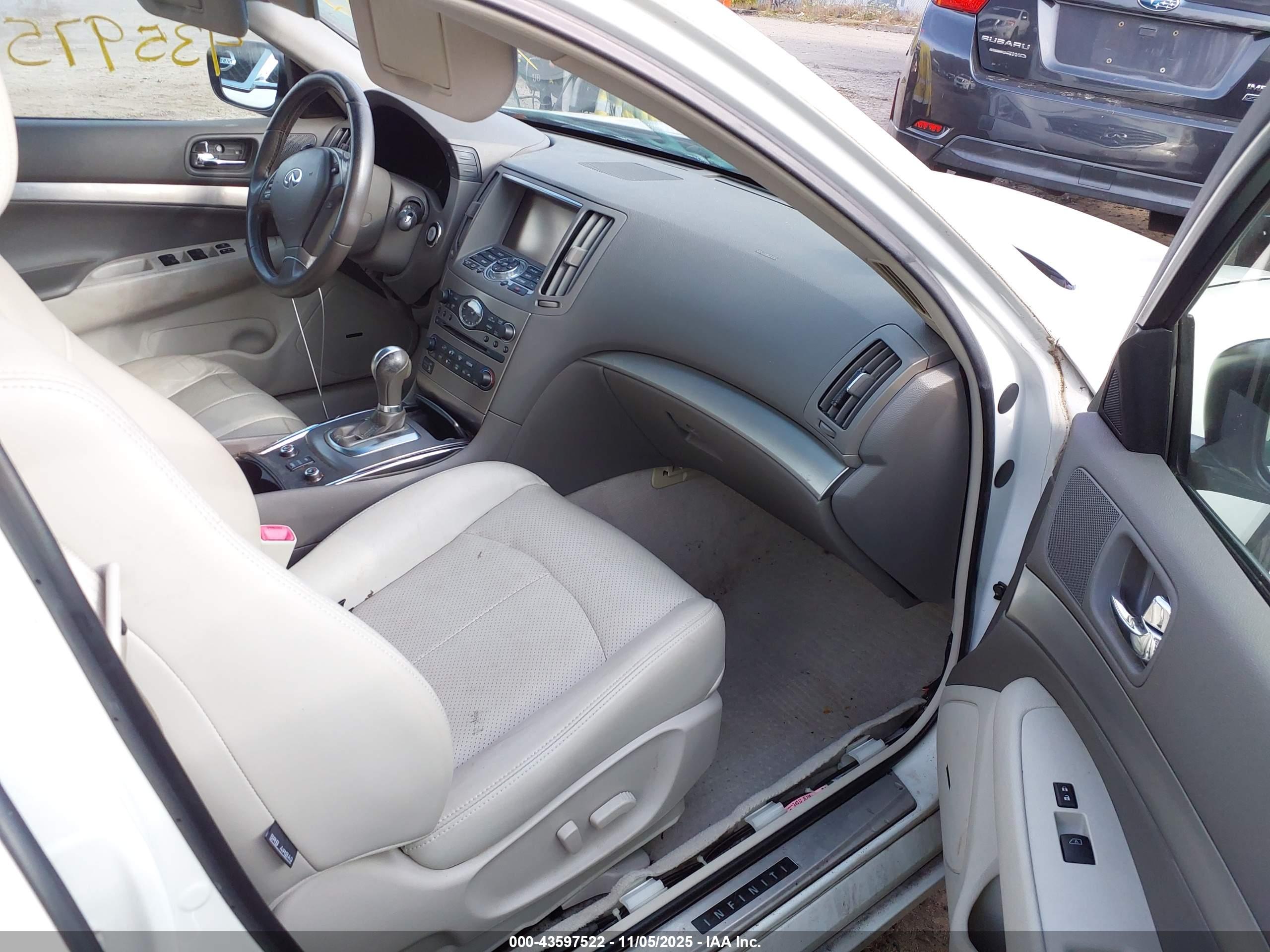 INFINITI Q40 image 5