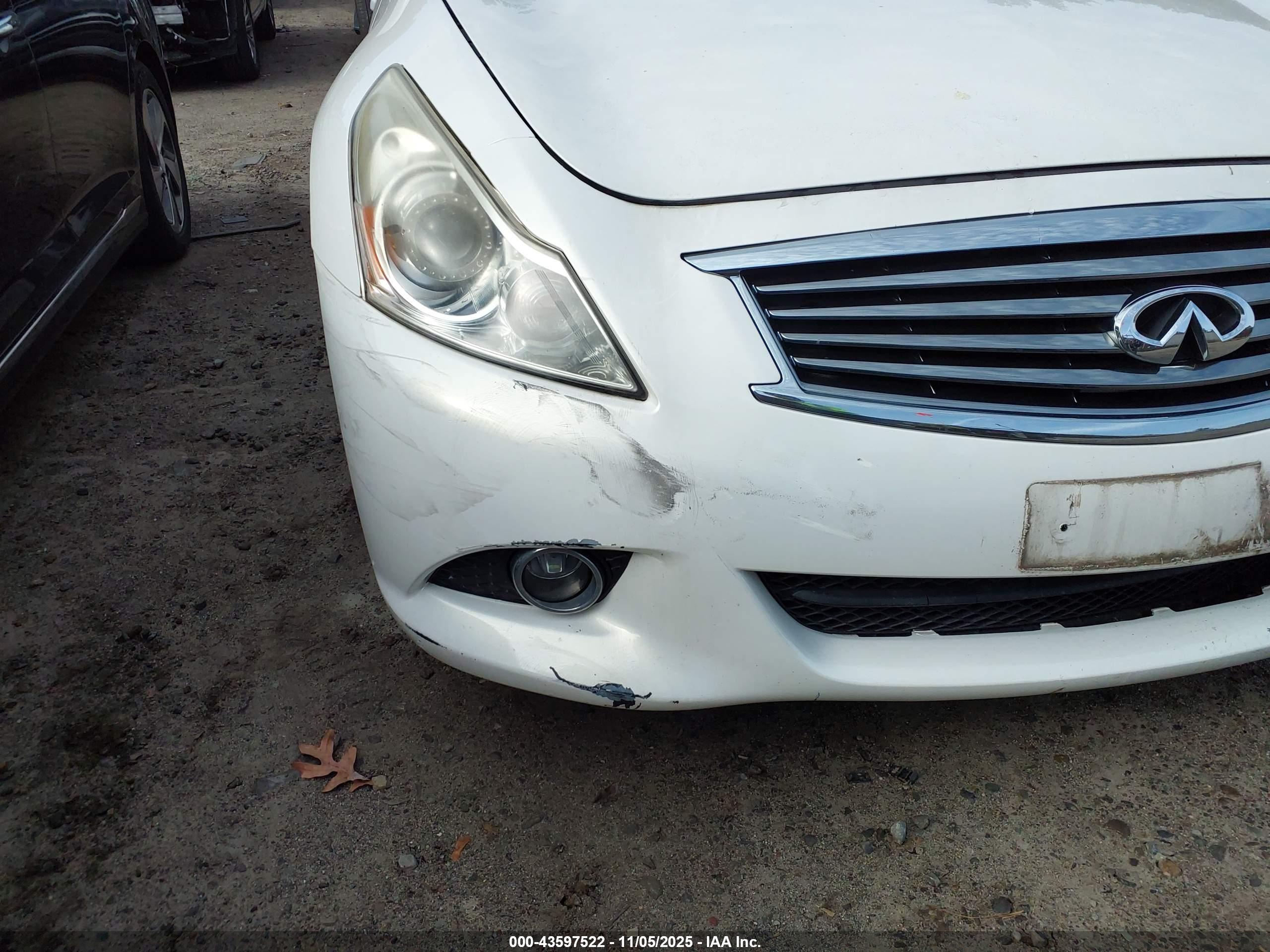 INFINITI Q40 image 6
