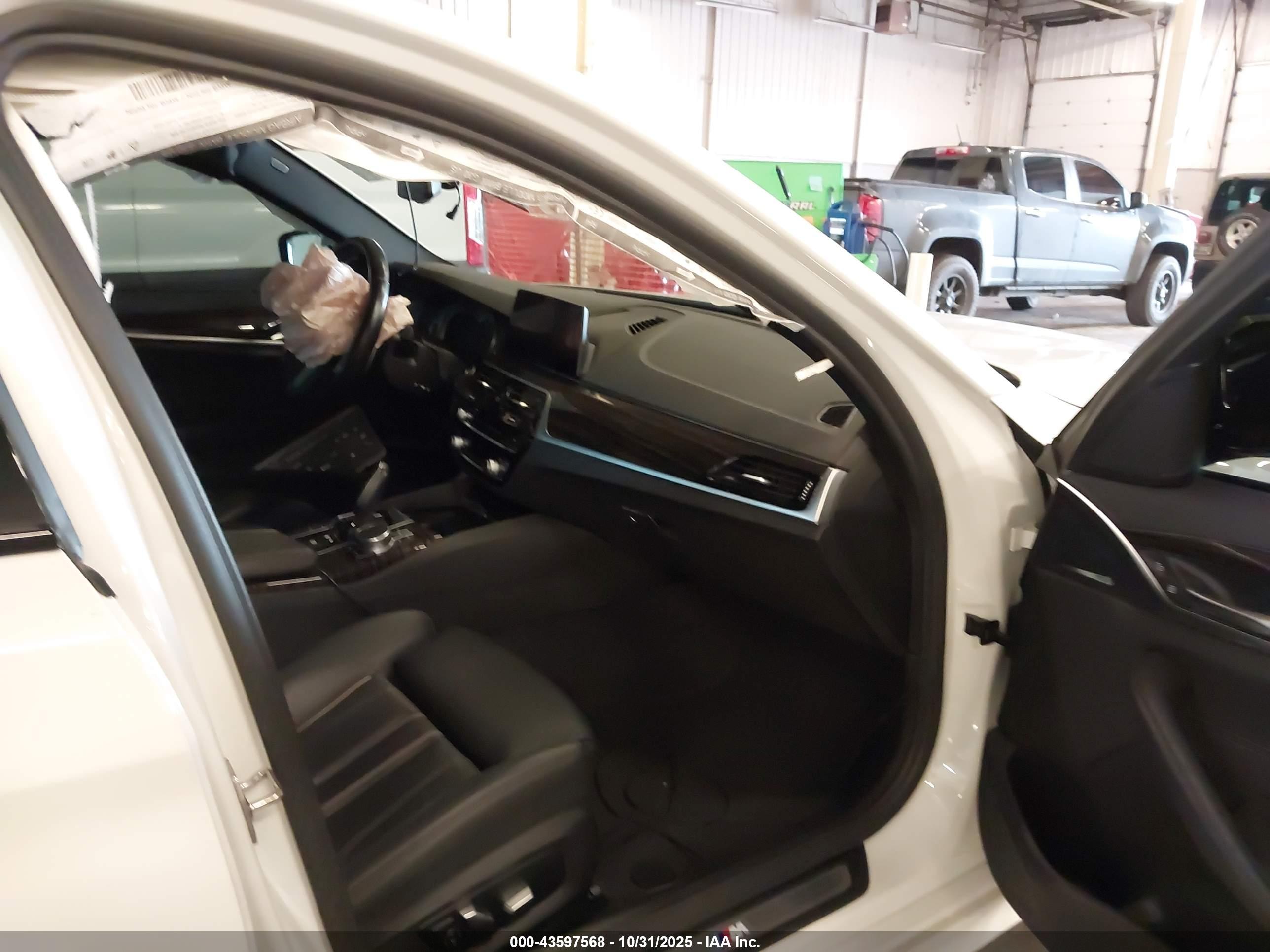 BMW 530E image 5