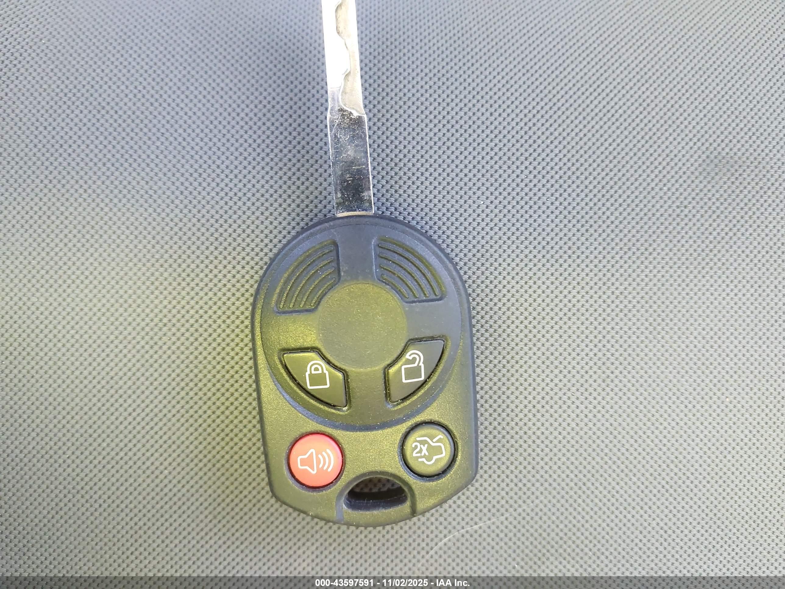 FORD C-MAX image 11