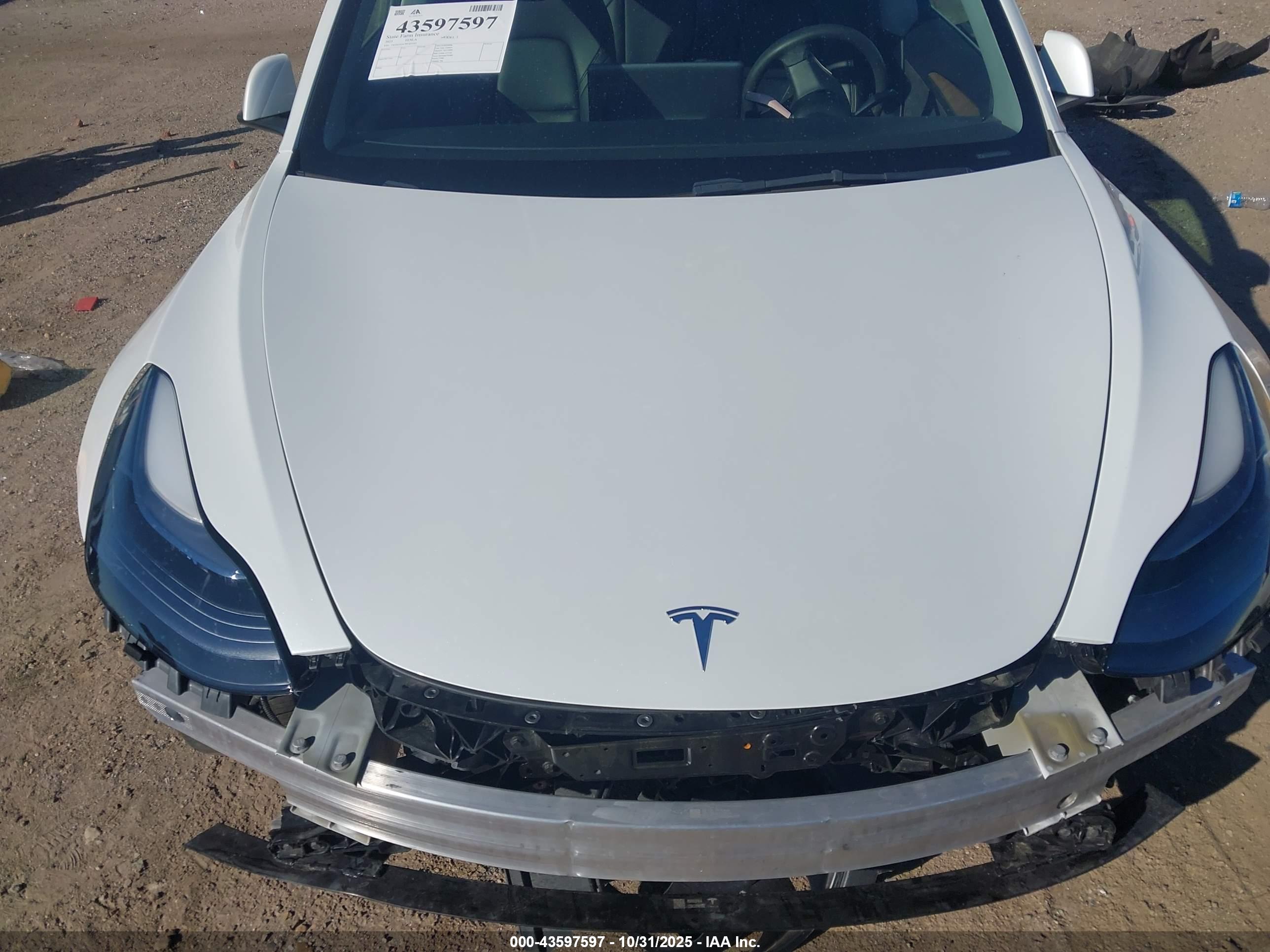 TESLA MODEL image 10