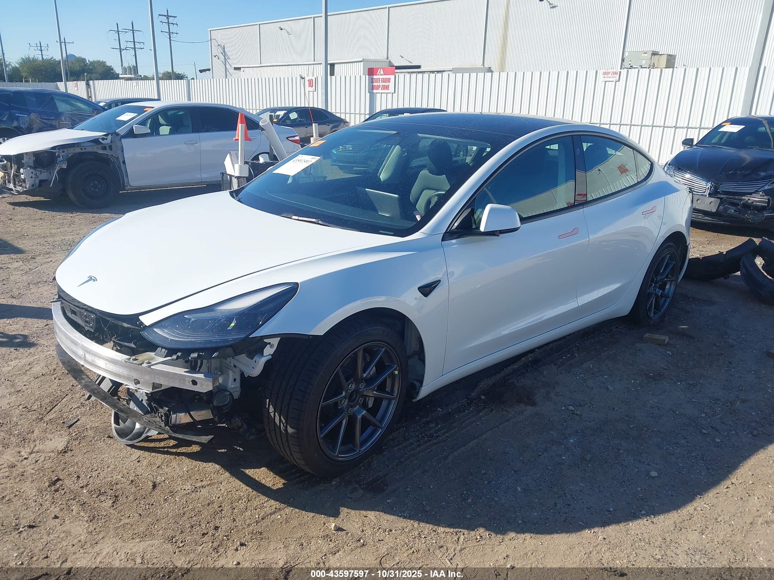 TESLA MODEL image 2