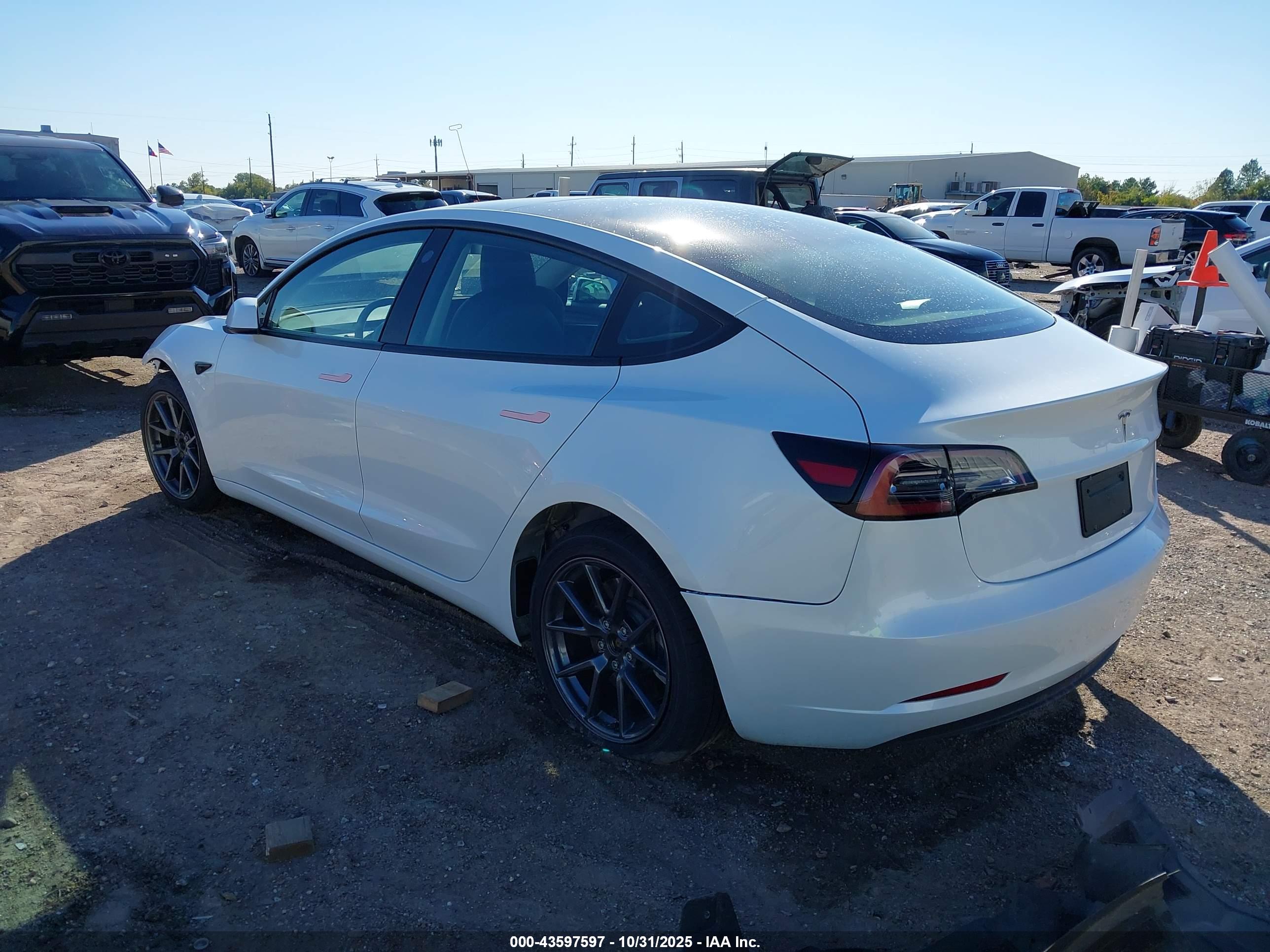 TESLA MODEL image 3