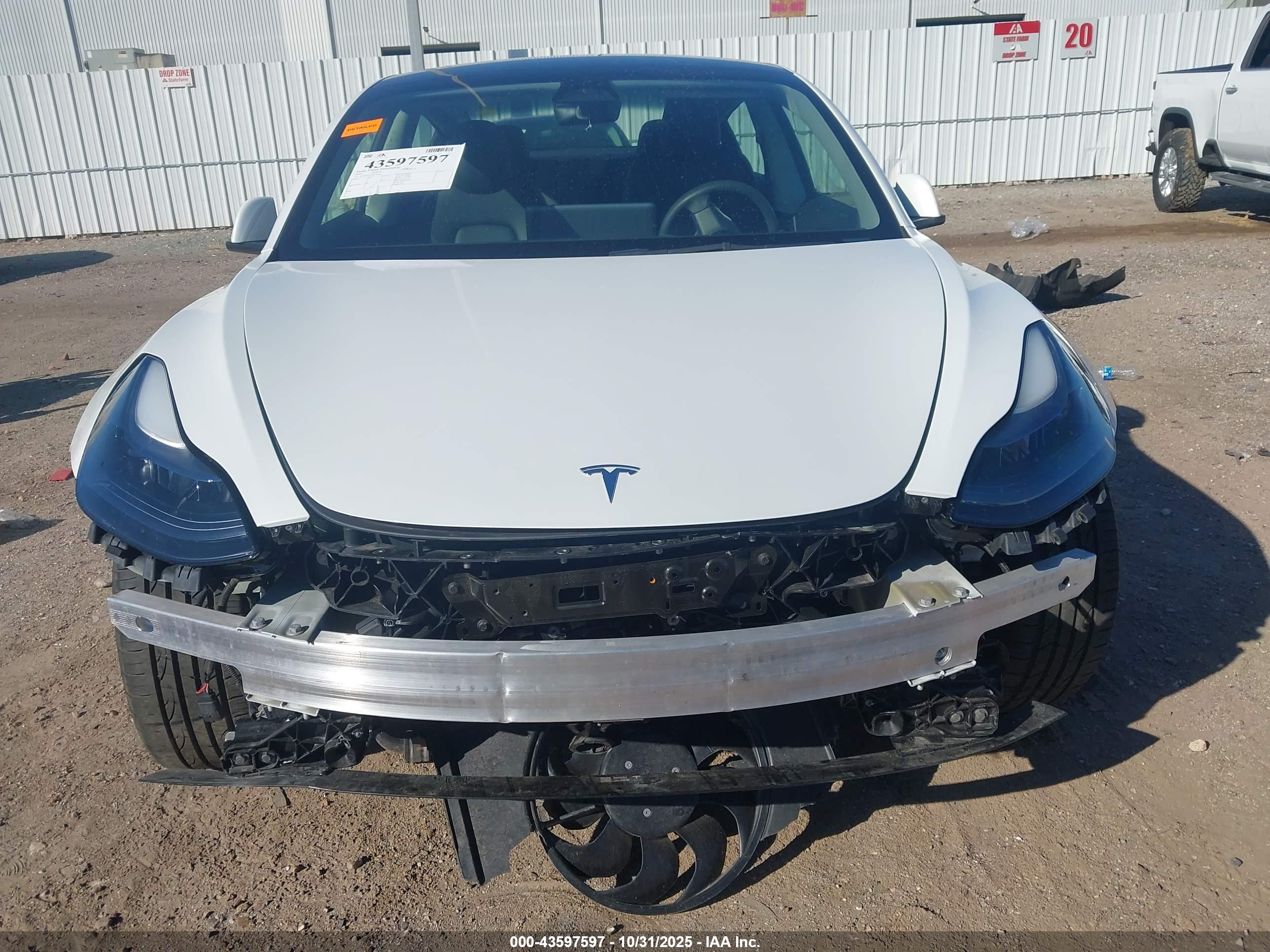 TESLA MODEL image 6